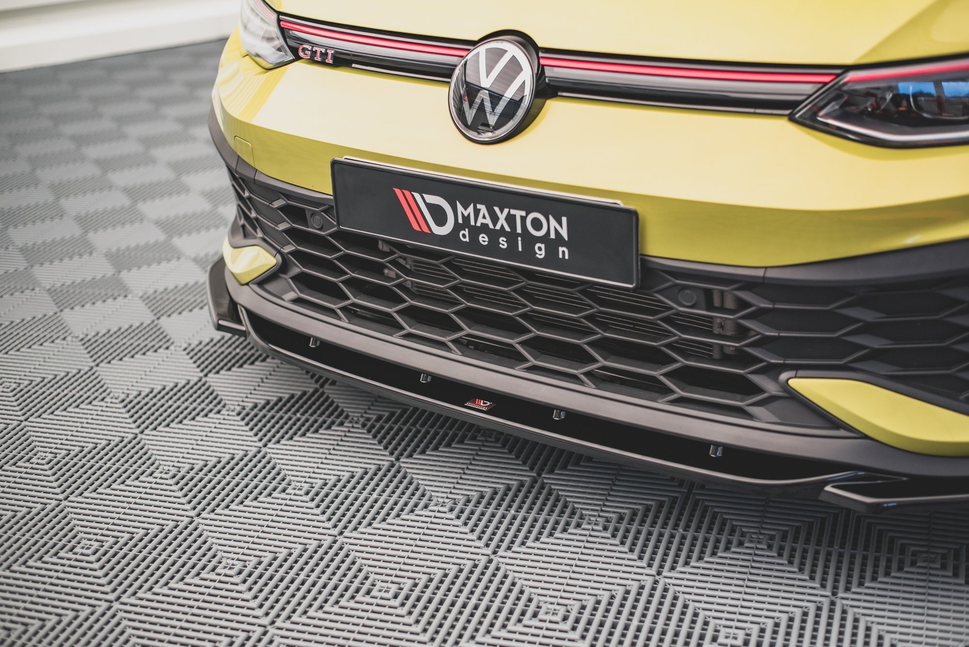 Maxton Design Front Ansatz V.2 für Volkswagen Golf 8 GTI Clubsport schwarz Hochglanz