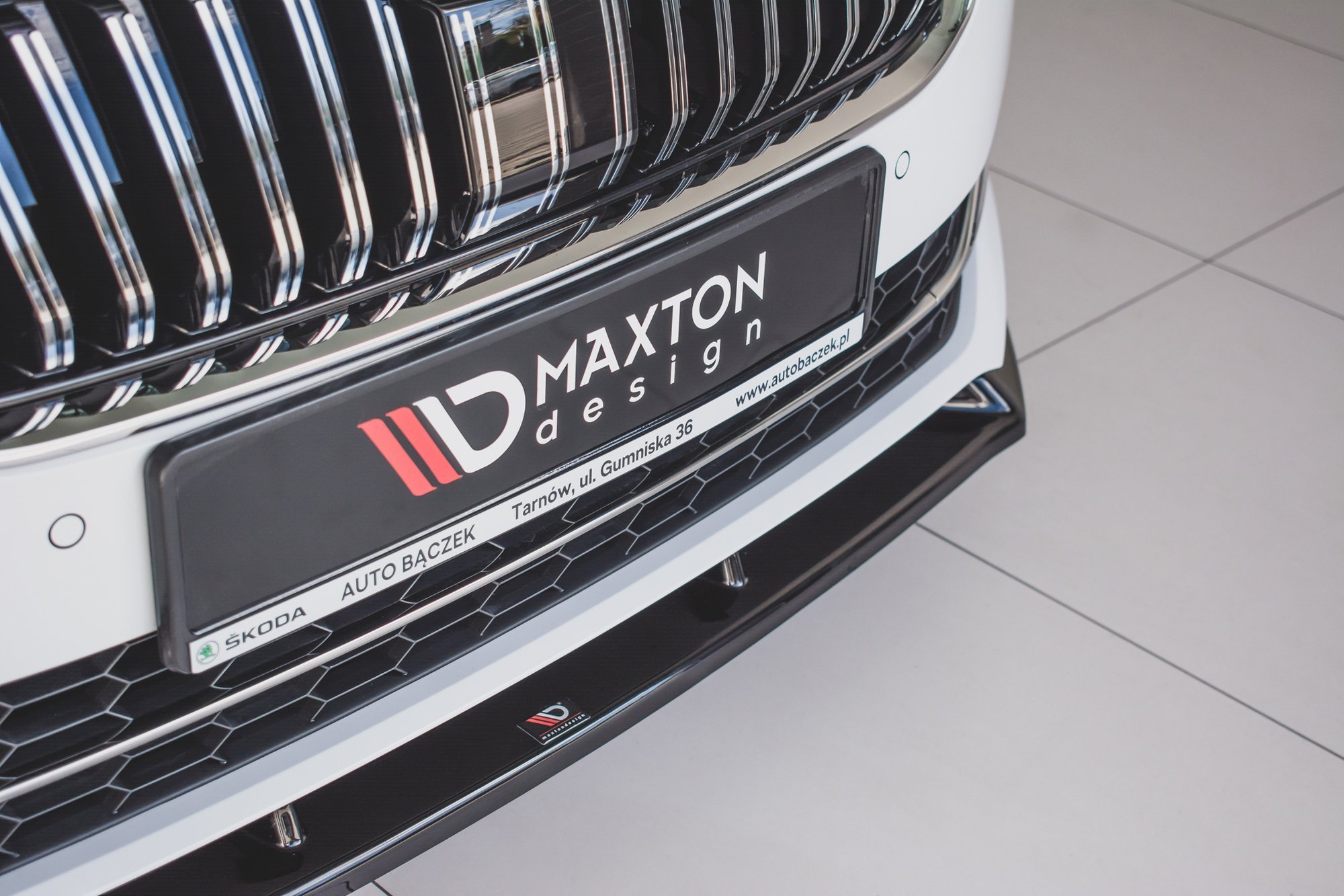 Maxton Design Front Ansatz V.2 für Skoda Superb Mk3 FL schwarz Hochglanz