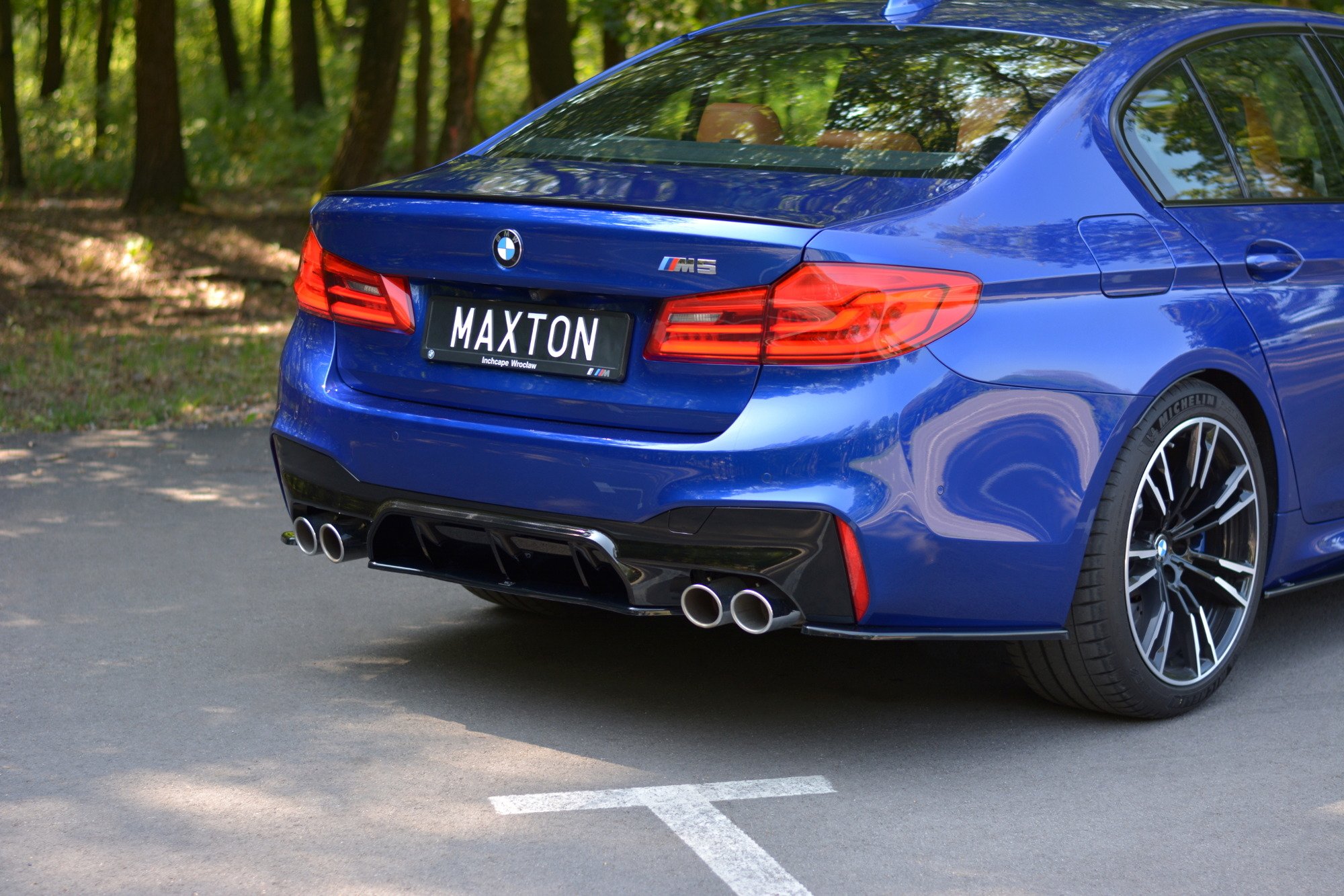 Maxton Design Heck Ansatz Flaps Diffusor für BMW M5 F90 schwarz Hochglanz