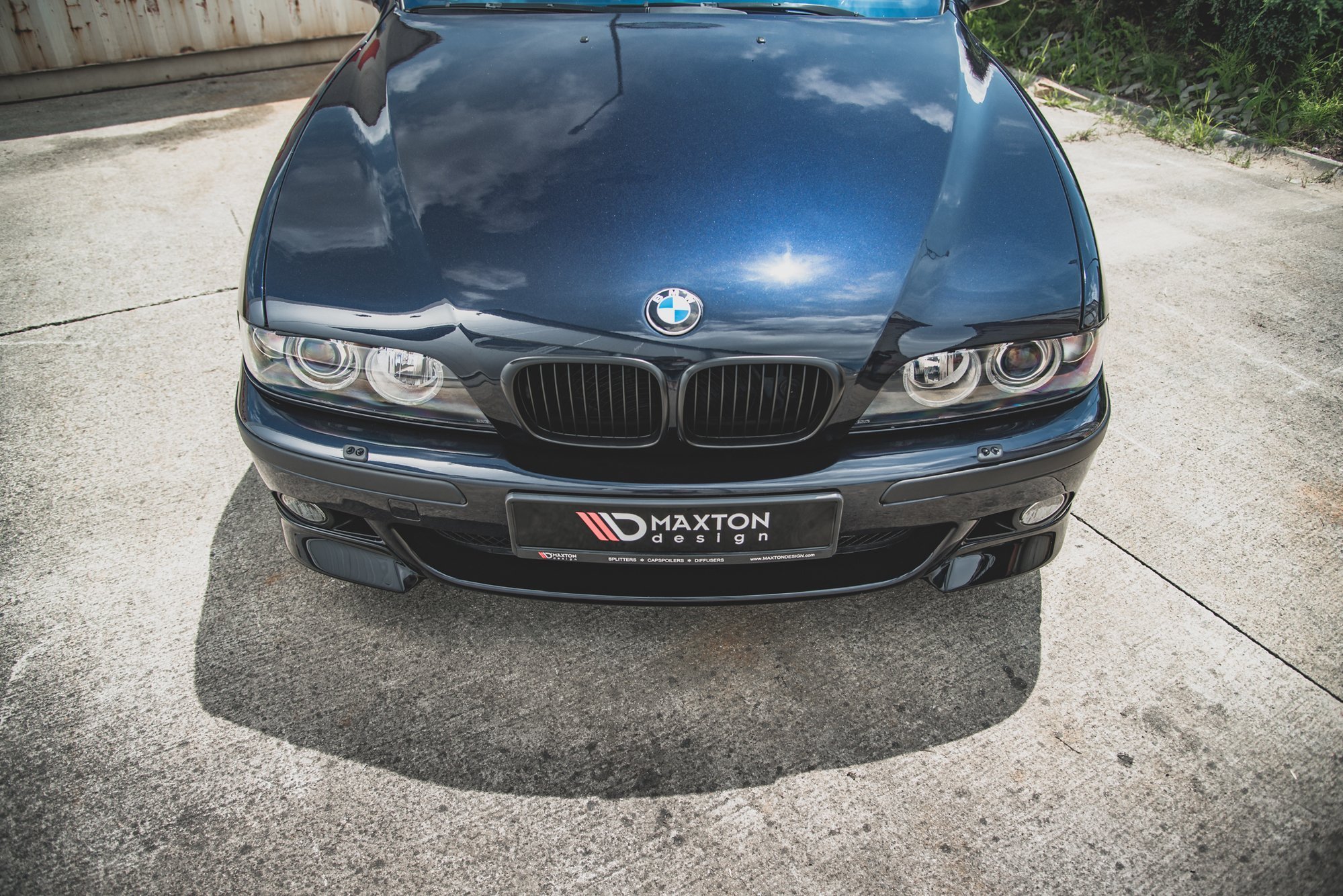 Maxton Design Front Ansatz für Seite BMW M5  / 5 M-Paket E39 schwarz Hochglanz