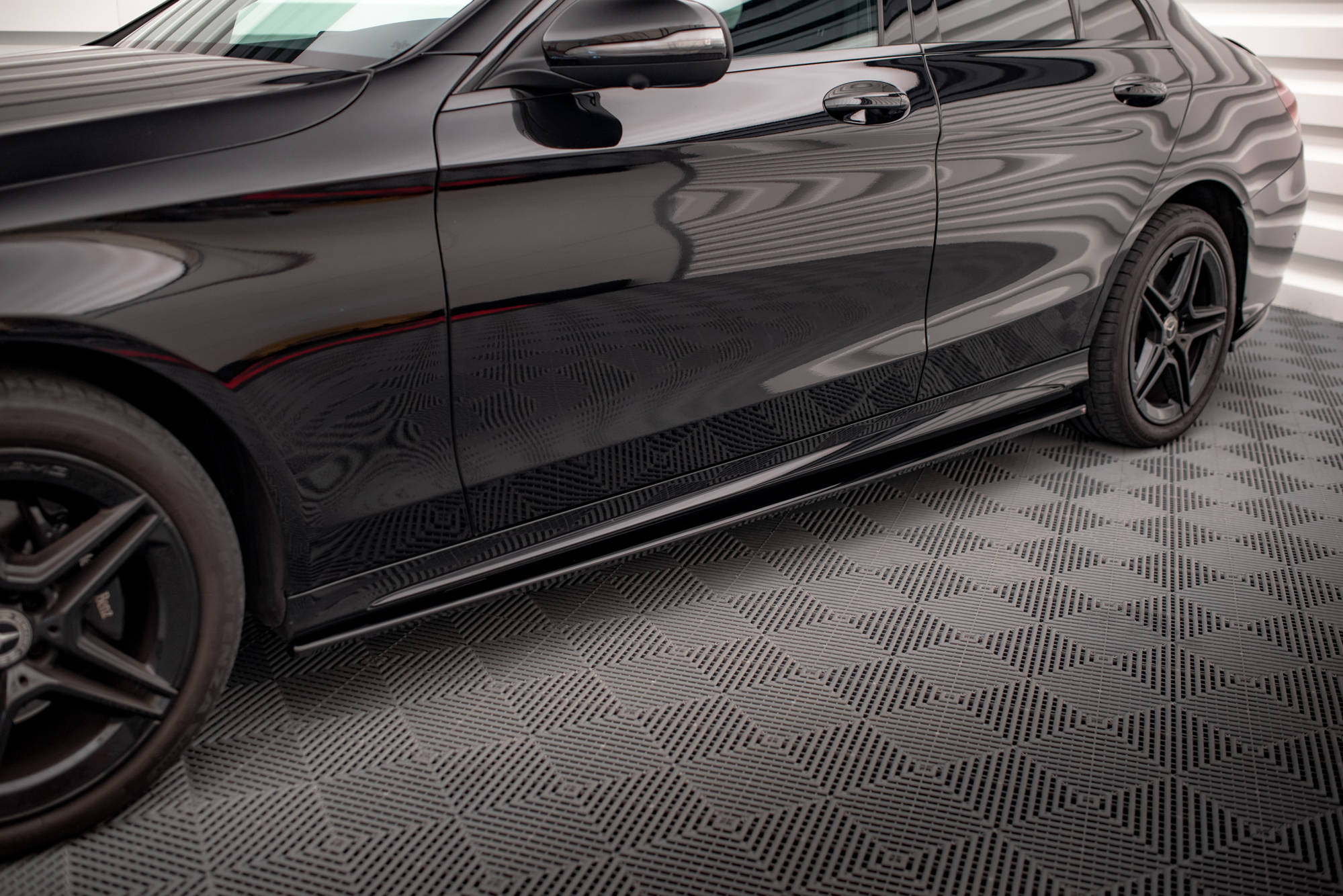 Maxton Design Seitenschweller Ansatz für Mercedes-Benz C43 / C AMG-Line Limousine W205 Facelift schwarz Hochglanz