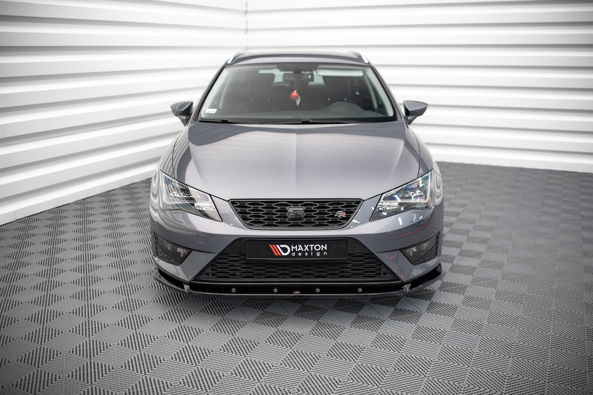 Maxton Design Front Ansatz V.1 für Seat Leon FR / Cupra Mk3 schwarz Hochglanz