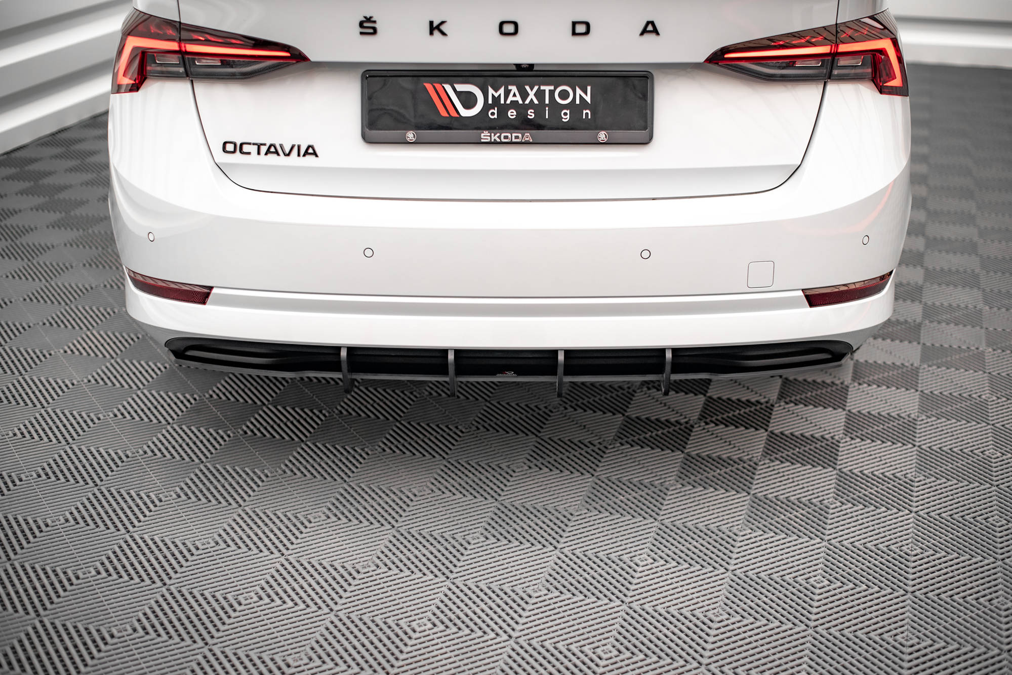Maxton Design Street Pro Heckschürze für Skoda Octavia Mk4