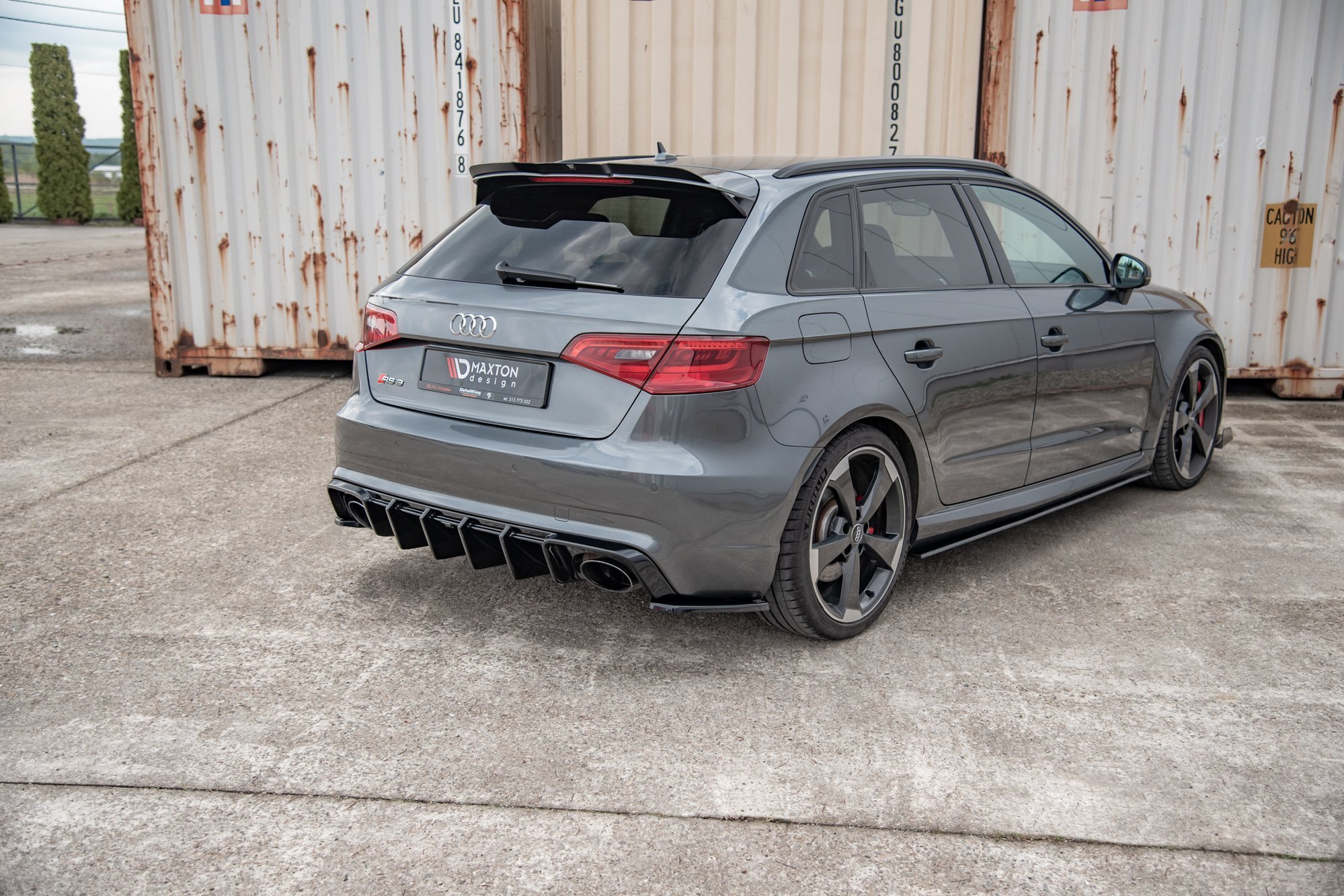 Maxton Design Heck Ansatz Flaps Diffusor V.2 für Audi RS3 8V Sportback schwarz Hochglanz