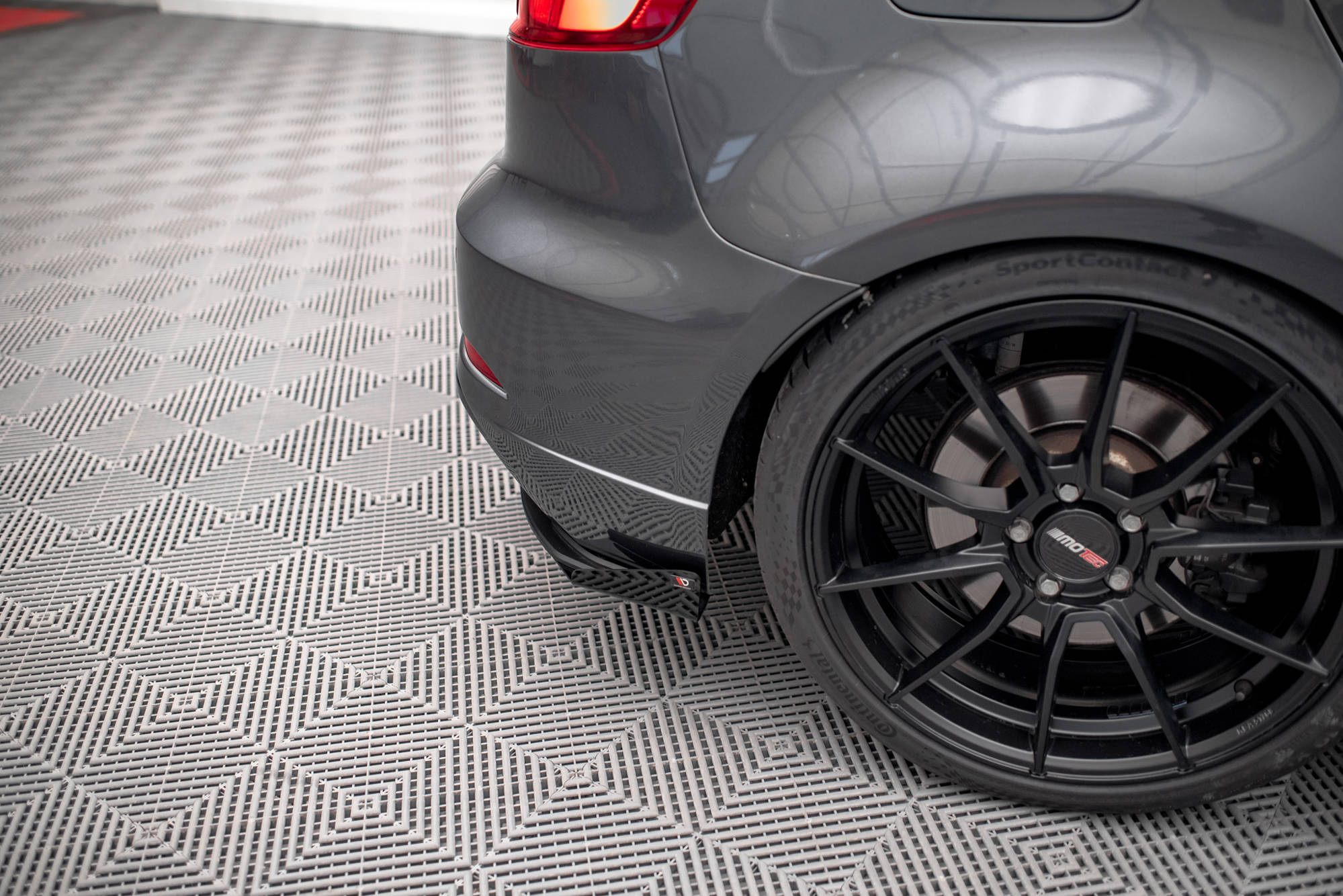 Maxton Design Hintere Seiten Flaps für Audi S3 Sportback 8V Facelift schwarz Hochglanz