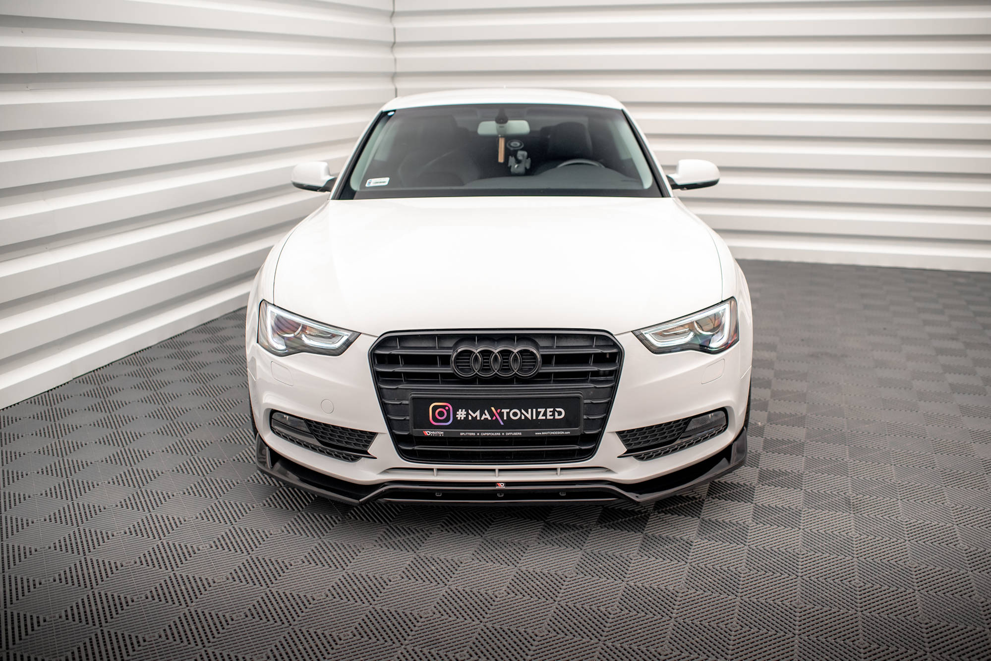 Maxton Design Front Ansatz V.2 für Audi A5 Coupe 8T Facelift schwarz Hochglanz