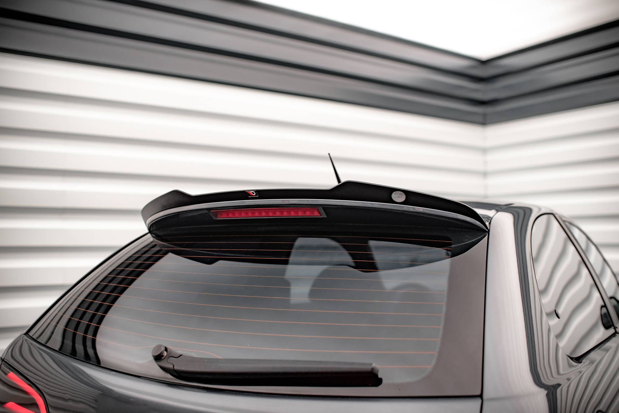 Maxton Design Spoiler CAP für Seat Ibiza Cupra Mk3 schwarz Hochglanz