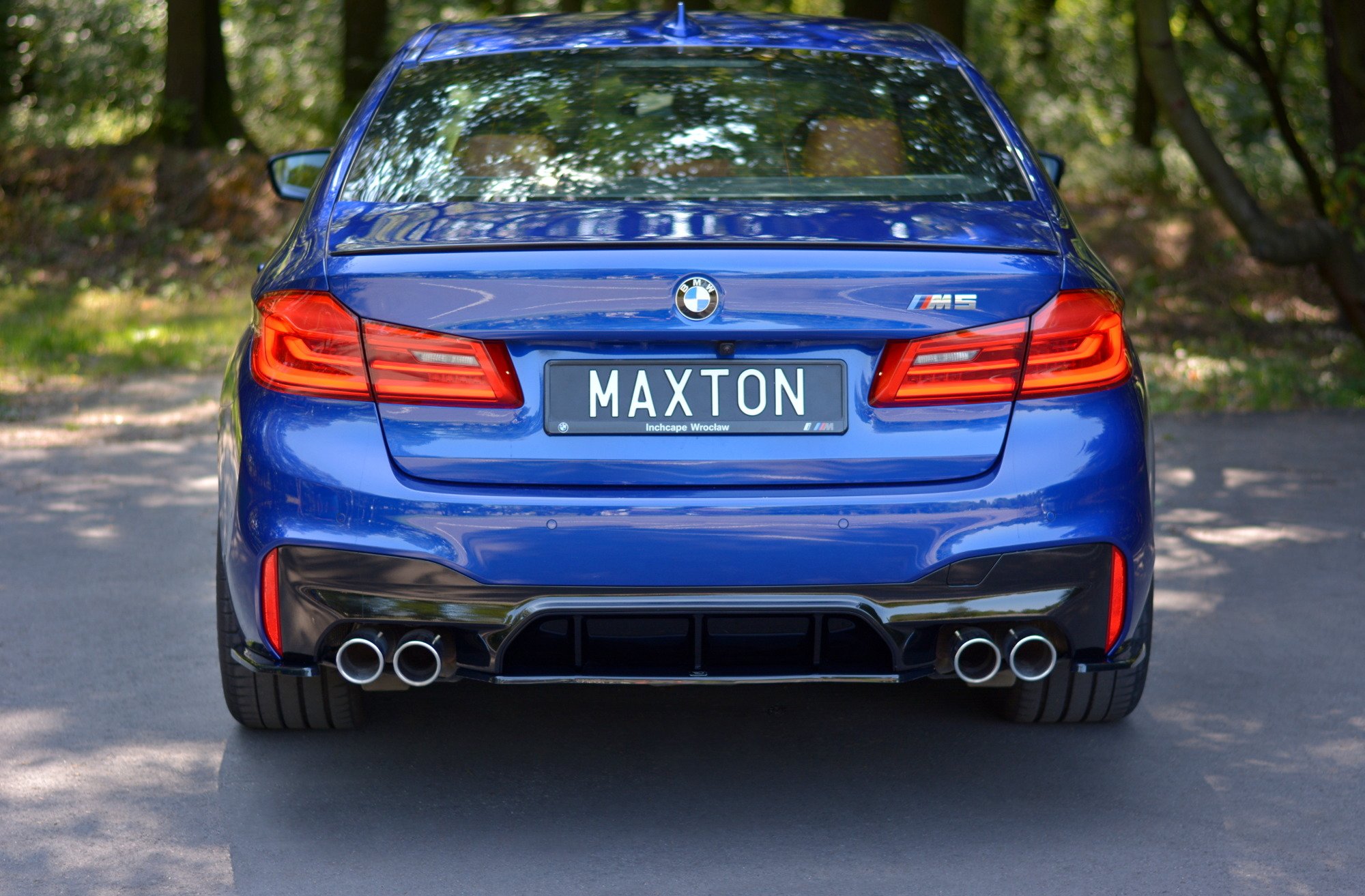 Maxton Design Mittlerer Diffusor Heck Ansatz für BMW M5 F90 schwarz Hochglanz