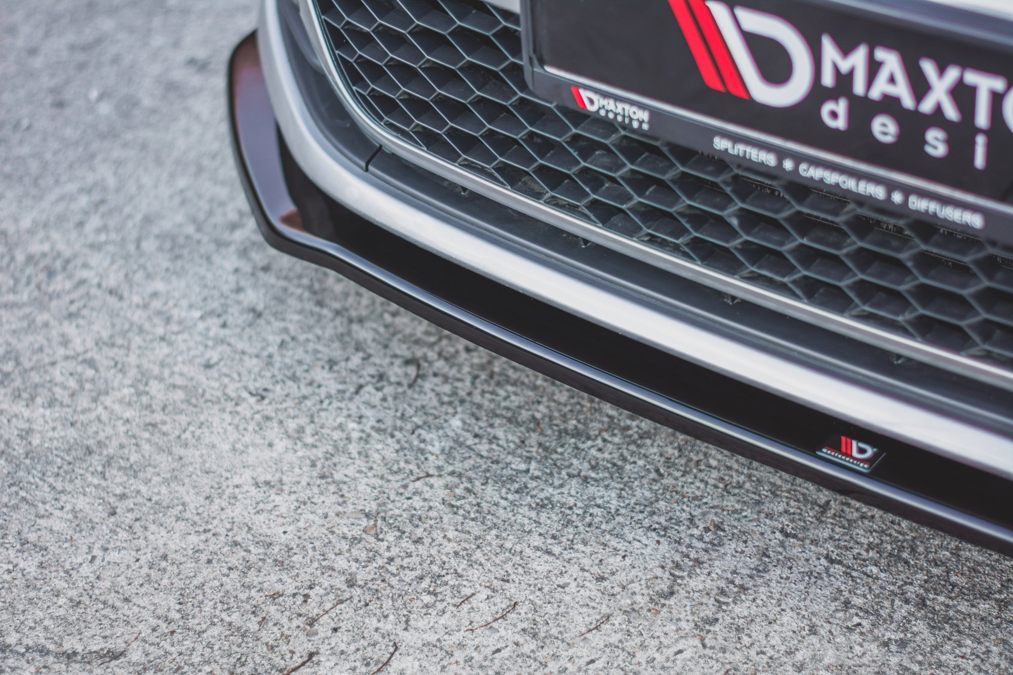 Maxton Design Front Ansatz V.2 für VW Golf 7 GTI  schwarz Hochglanz