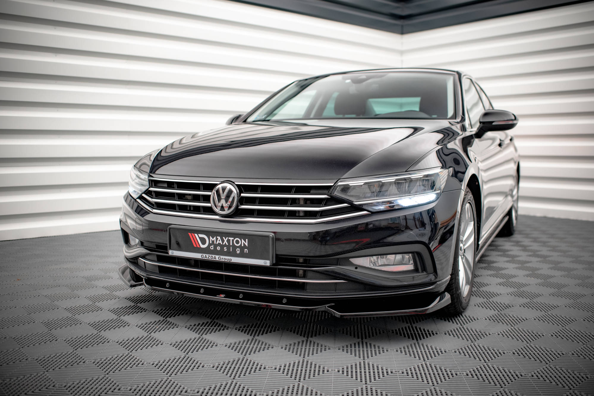 Maxton Design Front Ansatz V.1 für Volkswagen Passat B8 Facelift schwarz Hochglanz