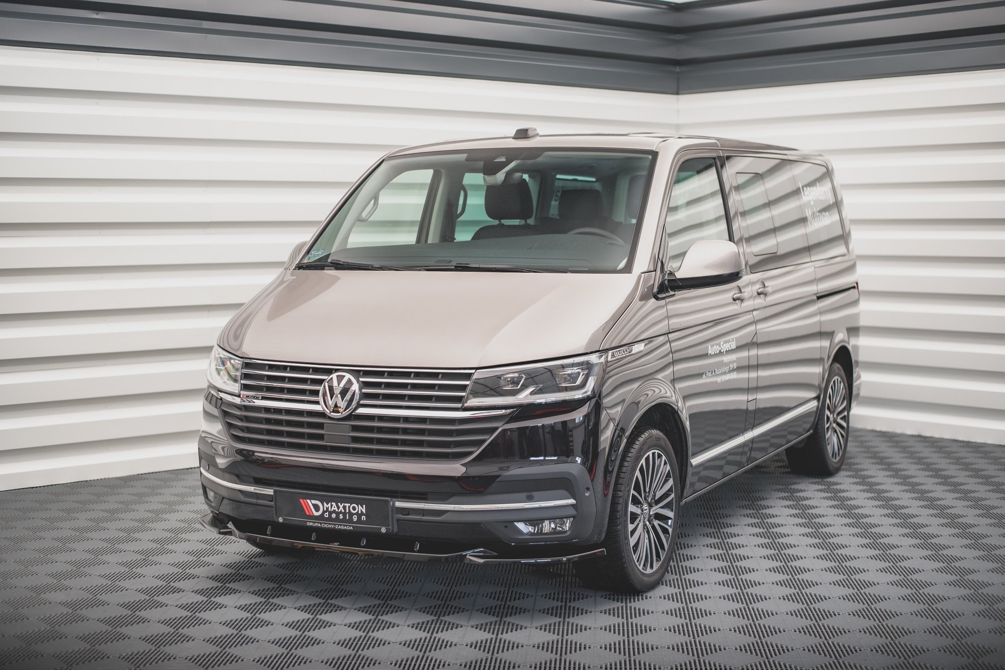 Maxton Design Front Ansatz V.2 für Volkswagen T6 Facelift schwarz Hochglanz