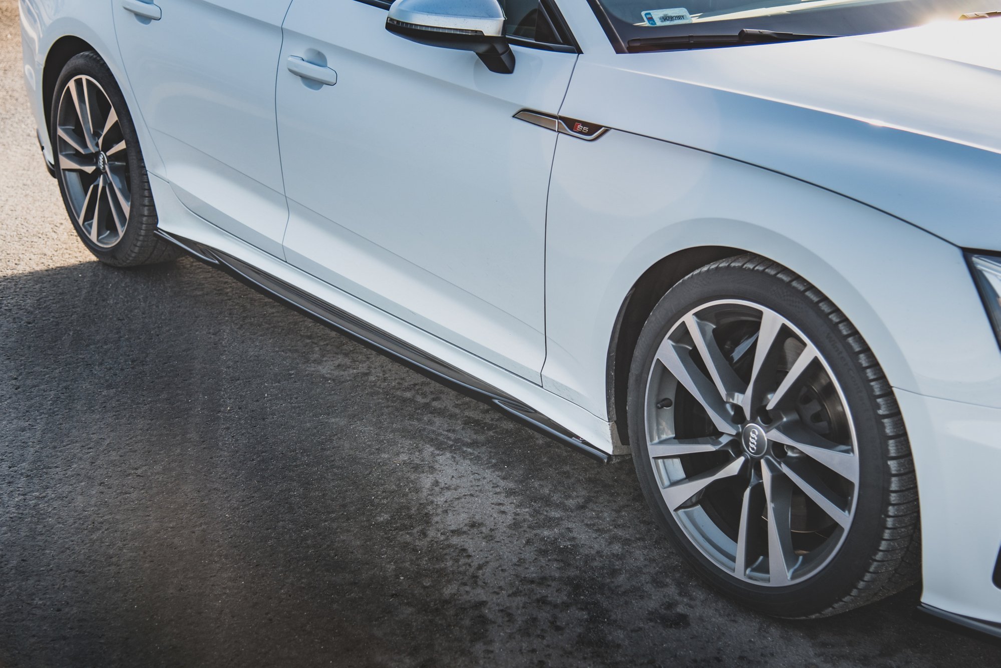 Maxton Design Seitenschweller Ansatz für Audi S5 / A5 S-Line Sportback F5 Facelift schwarz Hochglanz