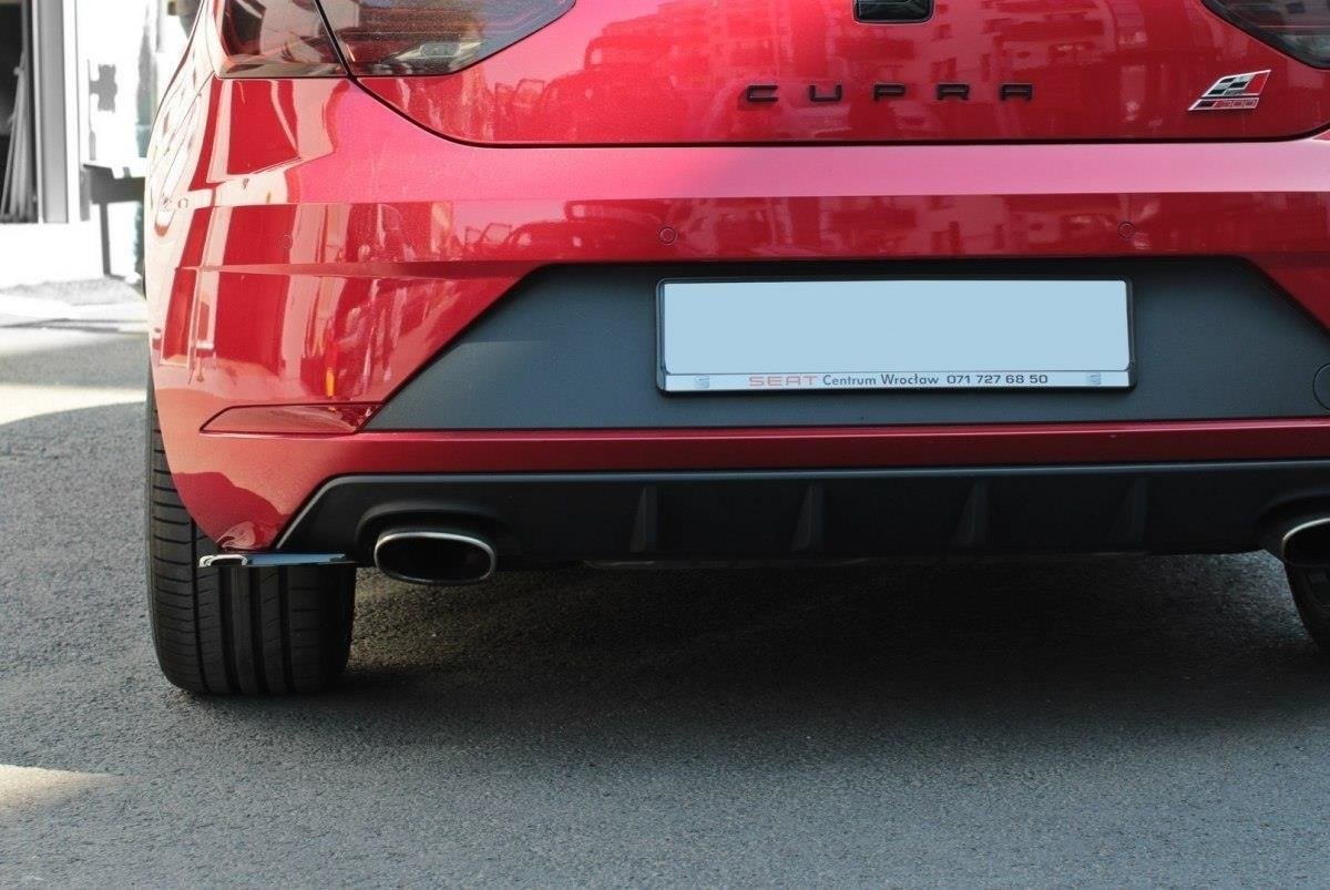 Maxton Design Heck Ansatz Flaps Diffusor V.1 für Seat Leon Mk3 Cupra Facelift schwarz Hochglanz