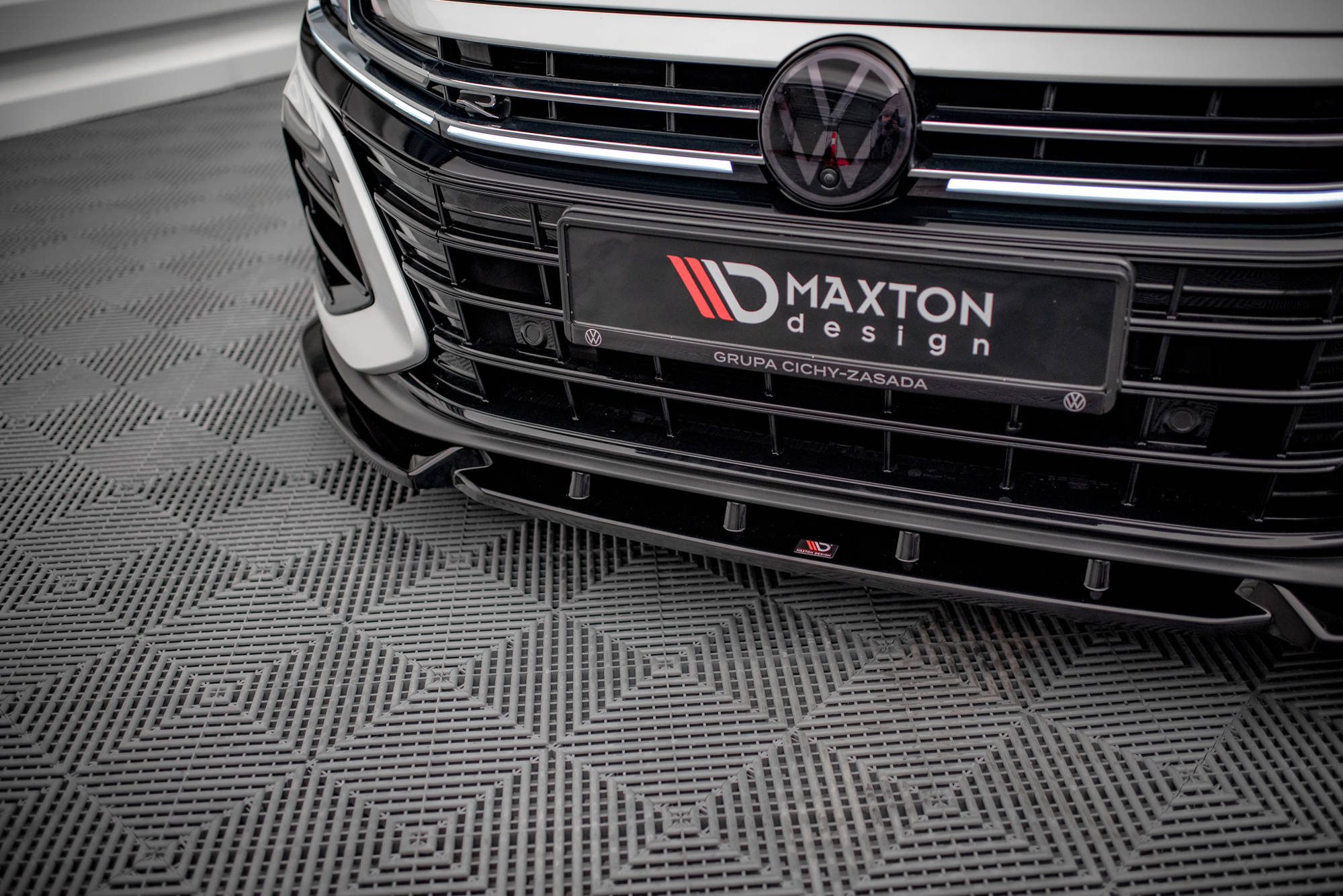 Maxton Design Front Ansatz V.2 für Volkswagen Arteon R schwarz Hochglanz