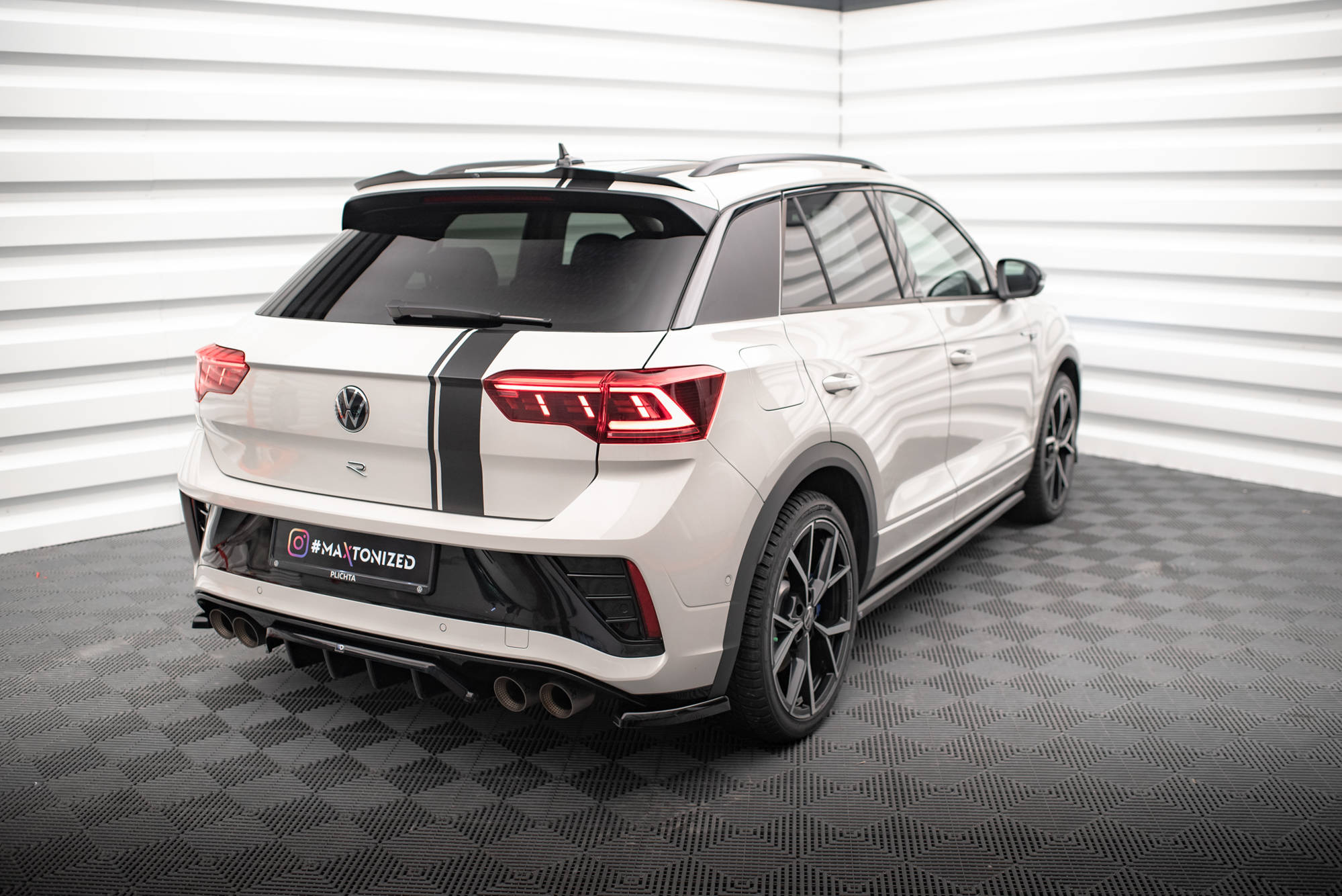 Maxton Design Heck Ansatz Flaps Diffusor für Volkswagen T-Roc R Mk1 Facelift schwarz Hochglanz