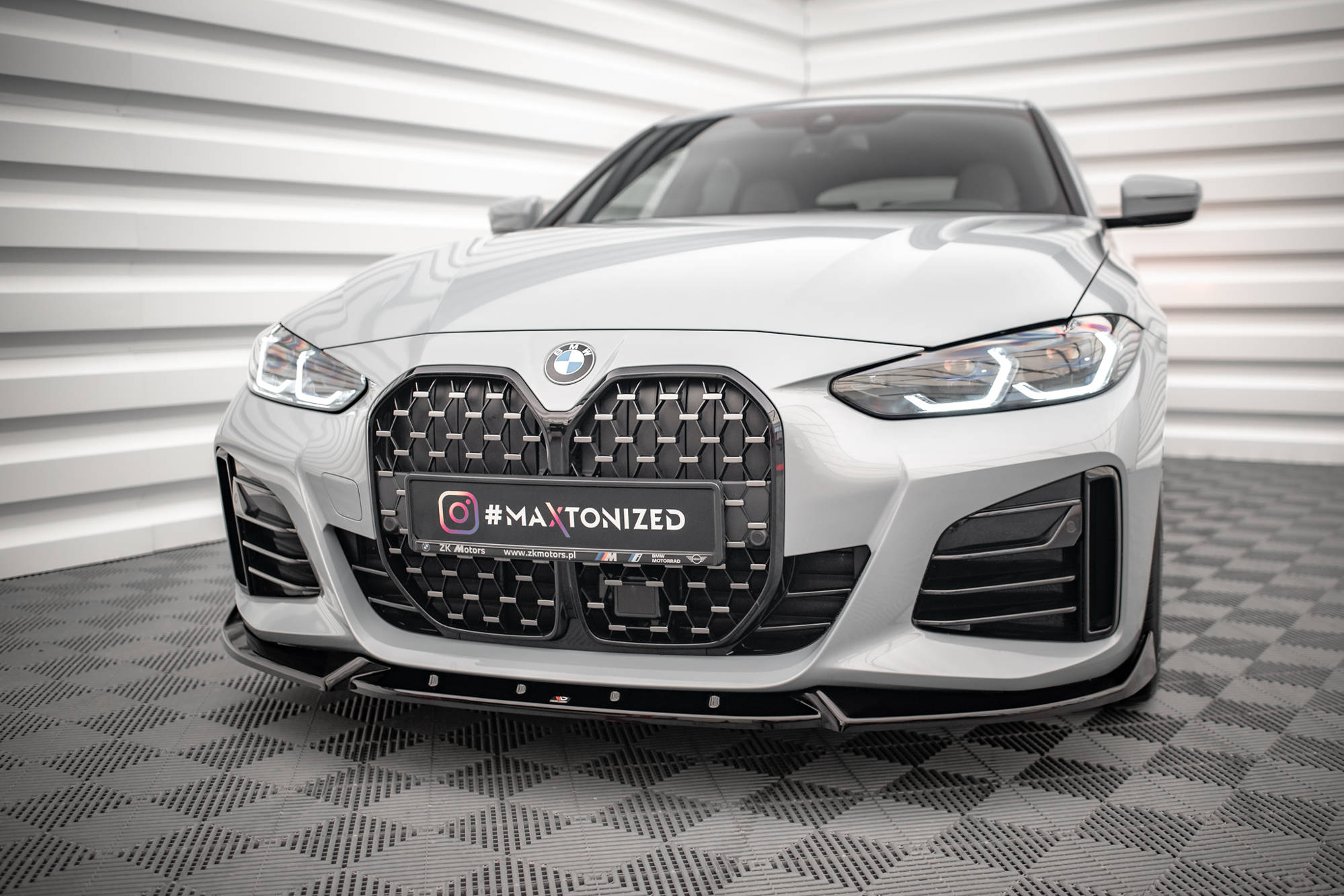 Maxton Design Front Ansatz V.2 für BMW 4er Gran Coupe M-Paket G26 schwarz Hochglanz