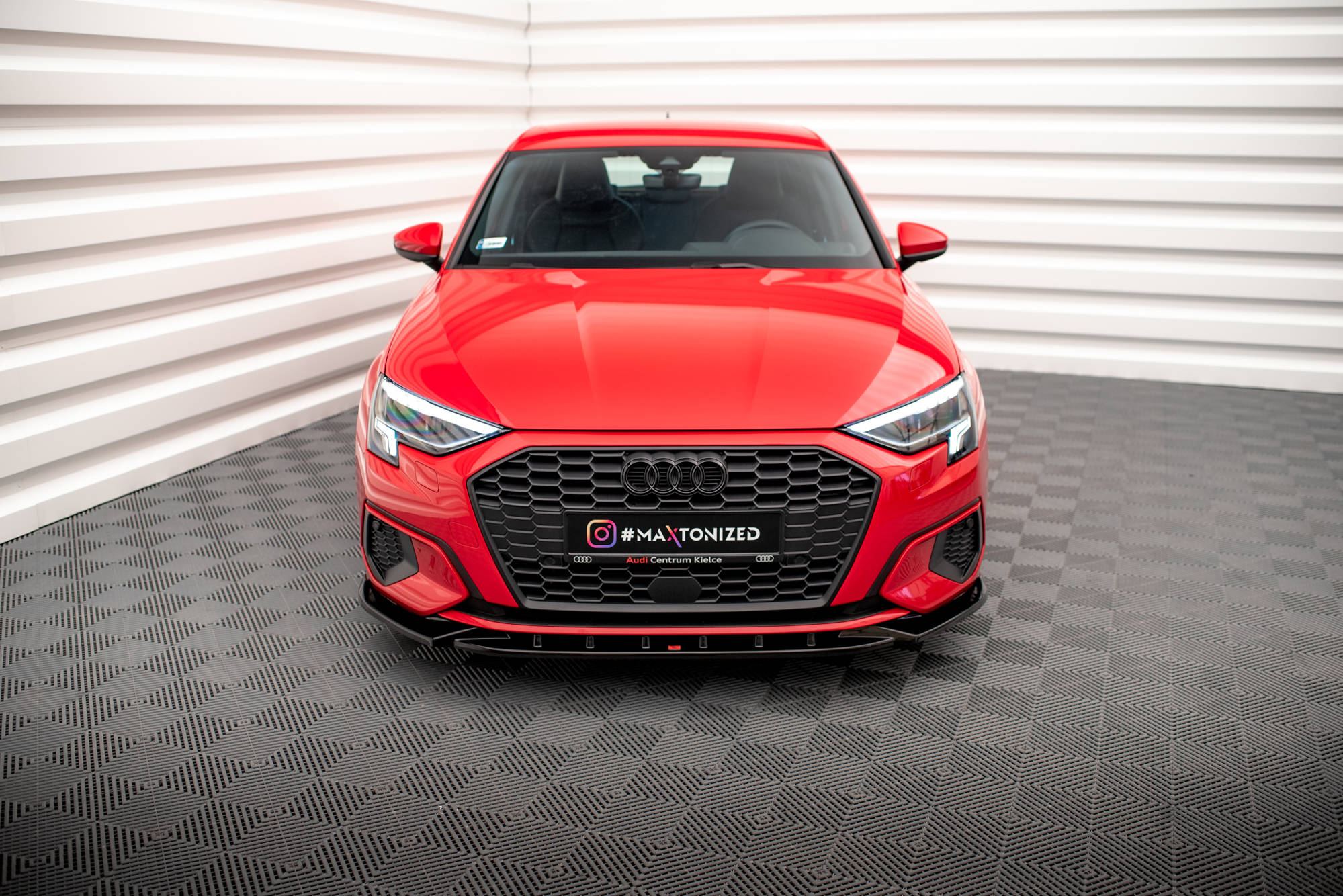 Maxton Design Front Ansatz V.1 für Audi A3 8Y schwarz Hochglanz