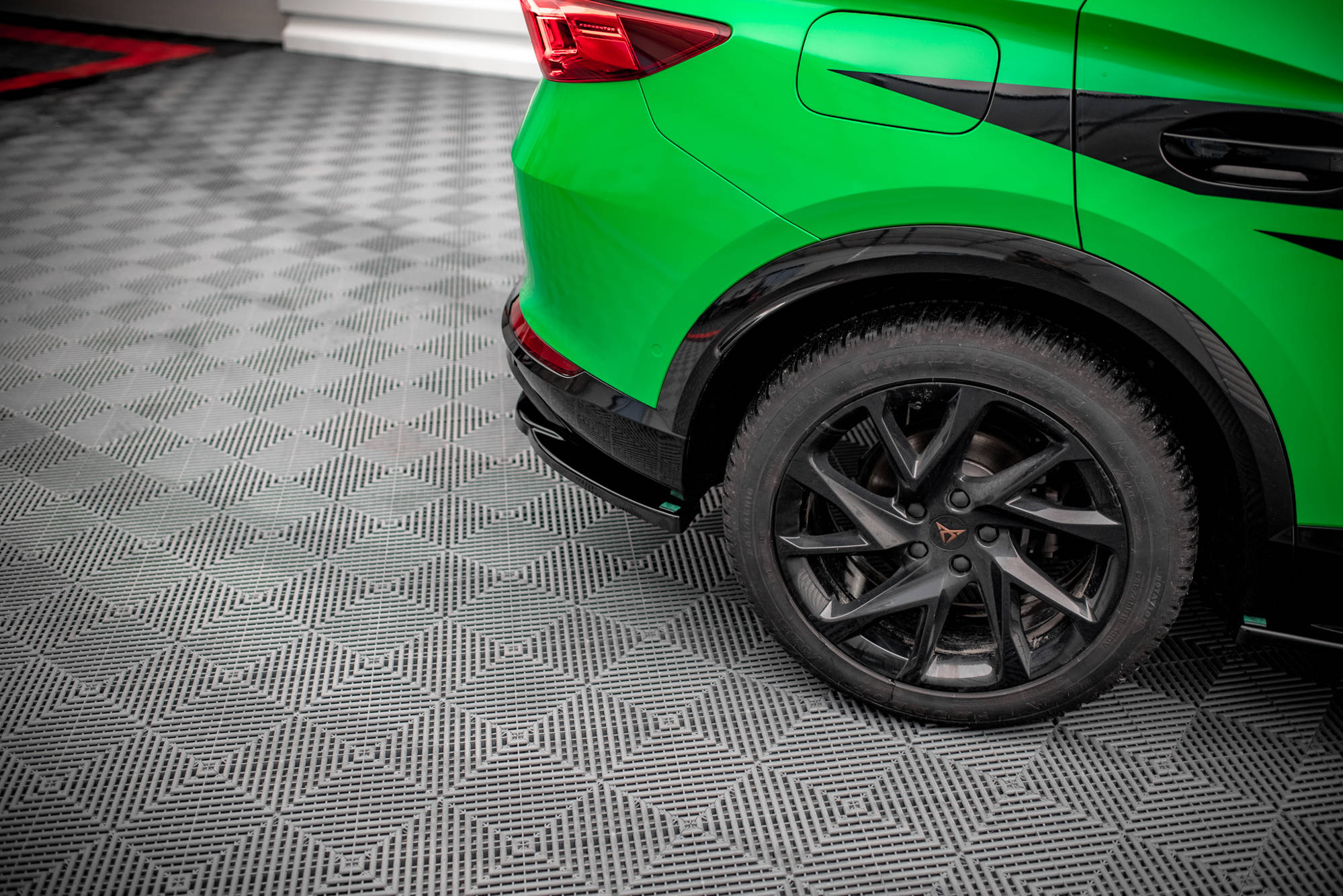 Maxton Design Heck Ansatz Flaps Diffusor V.2 für Cupra Formentor schwarz Hochglanz