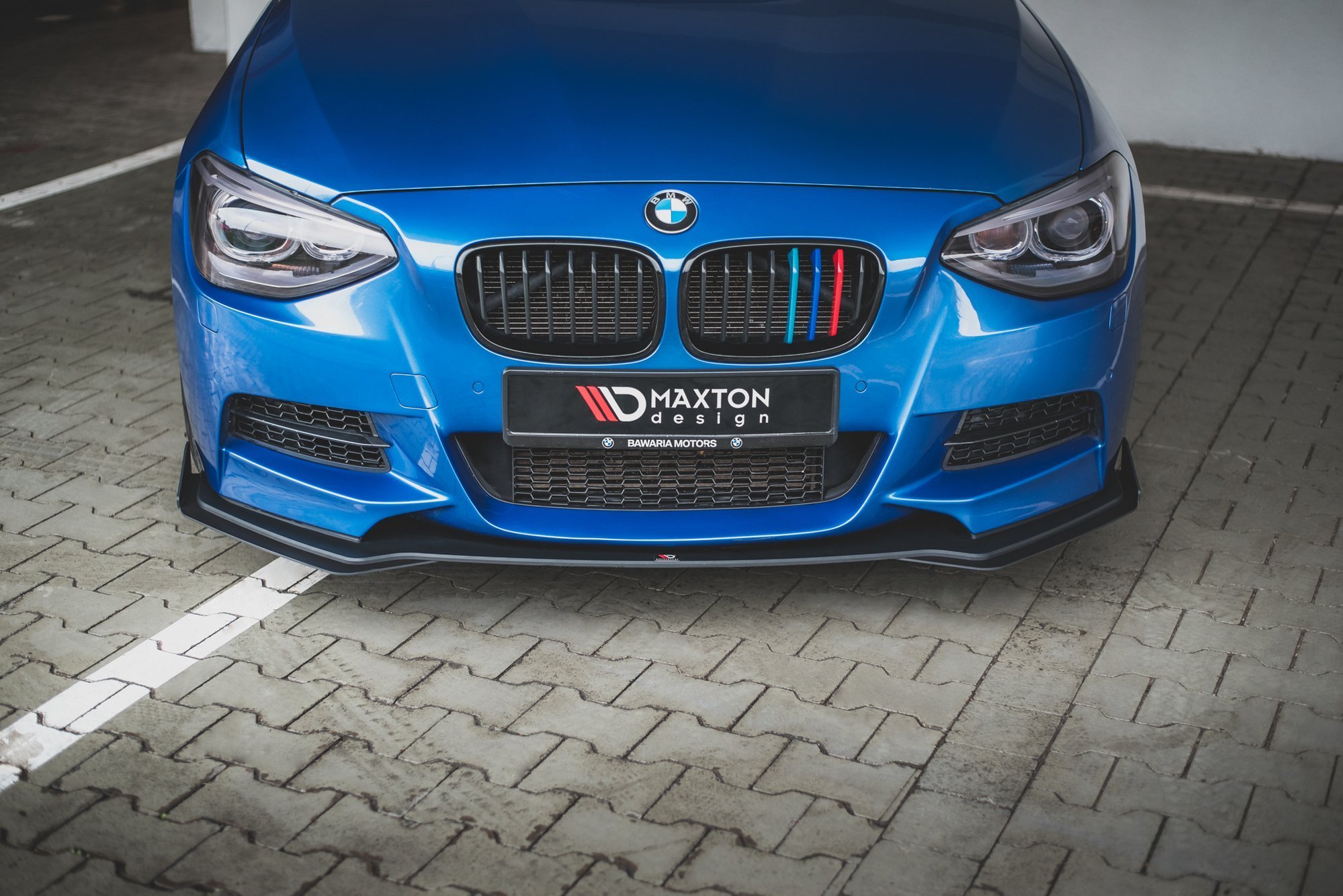 Maxton Design Flaps BMW M135i F20 schwarz Hochglanz