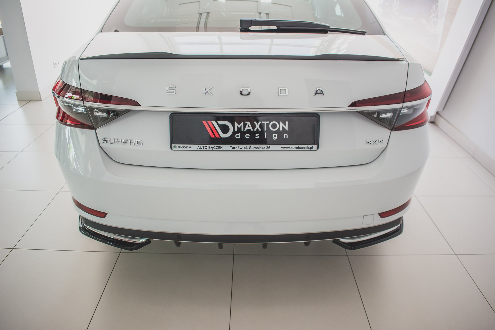 Maxton Design Heck Ansatz Flaps Diffusor für Skoda Superb Mk3 FL Hatchback / Kombi schwarz Hochglanz