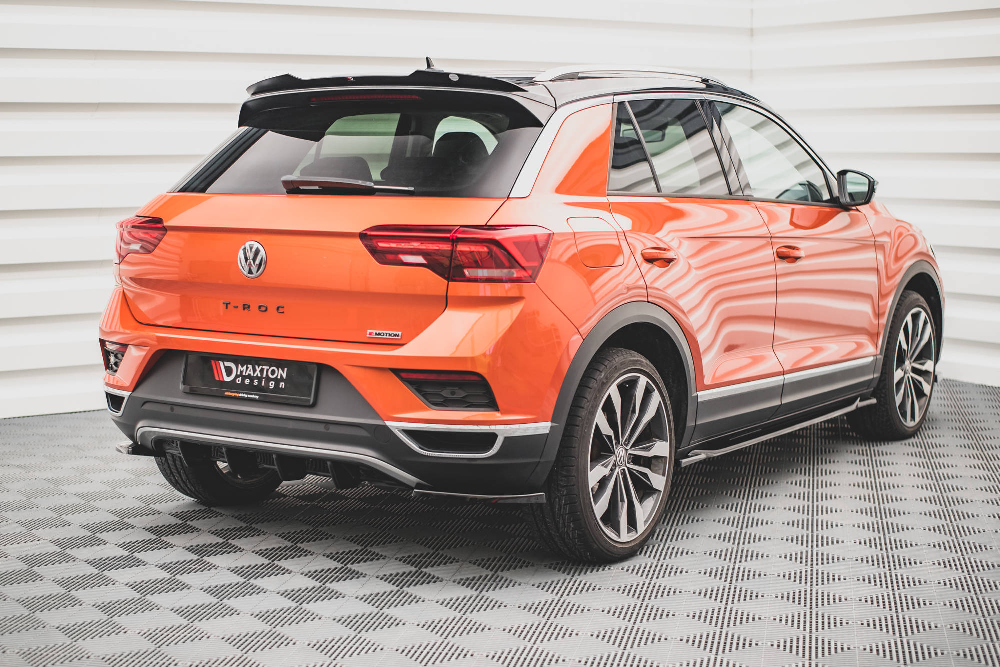 Maxton Design Diffusor Heck Ansatz für Volkswagen T-Roc Mk1 schwarz Hochglanz