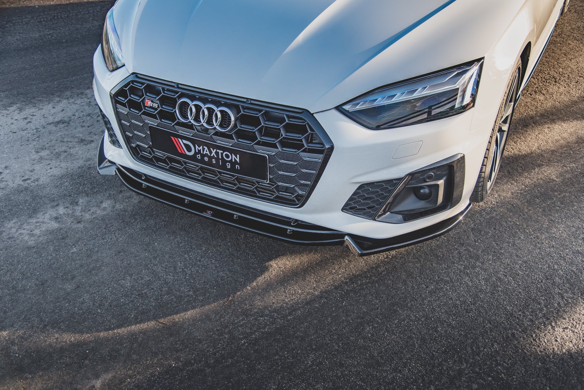 Maxton Design Front Ansatz V.2 für Audi S5 / A5 S-Line F5 Facelift schwarz Hochglanz