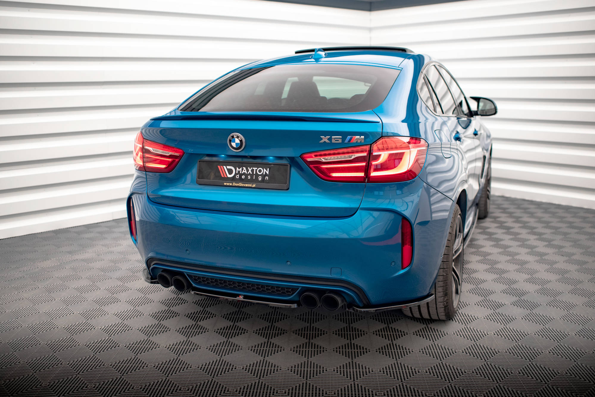Maxton Design Mittlerer Diffusor Heck Ansatz für BMW X6 M F86 schwarz Hochglanz