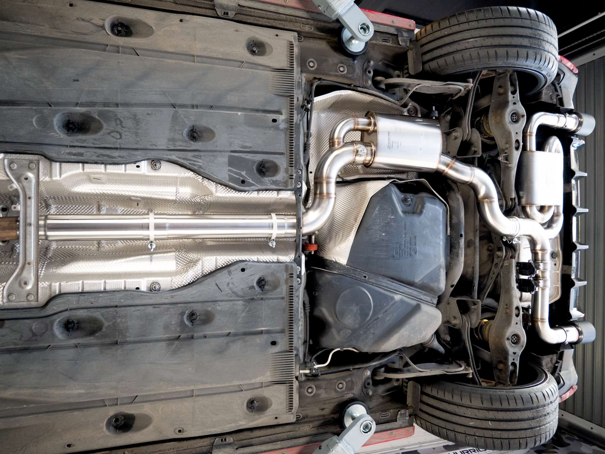 Hurricane 3,5" Auspuffanlage für VW Golf GTI 7.5 Performance FL V3 Hurricane 3,5" Auspuffanlage für VW Golf GTI 7.5 Performance FL V3