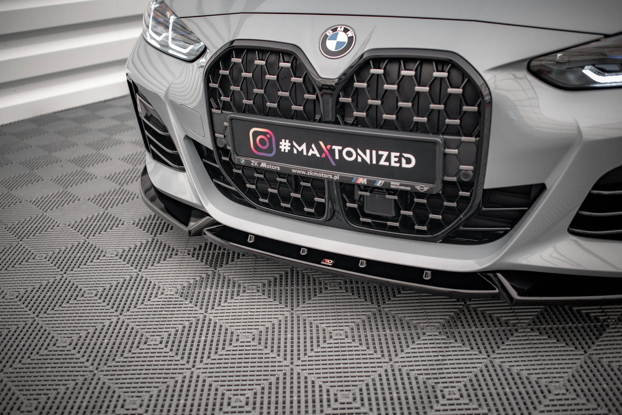 Maxton Design Front Ansatz V.2 für BMW 4er Gran Coupe M-Paket G26 schwarz Hochglanz