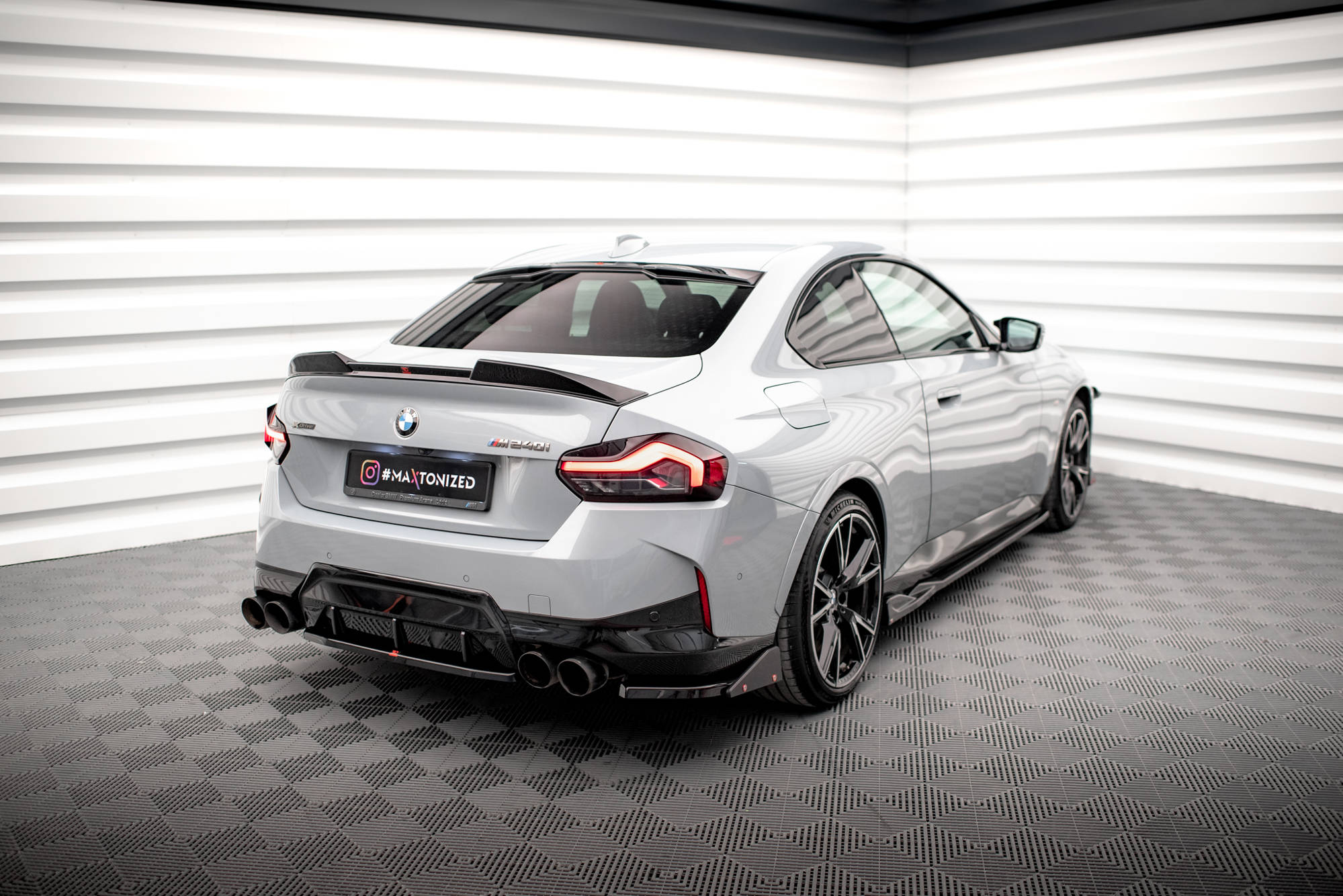 Maxton Design Heck Ansatz Flaps Diffusor V.2 +Flaps für BMW 2 Coupe M240i G42