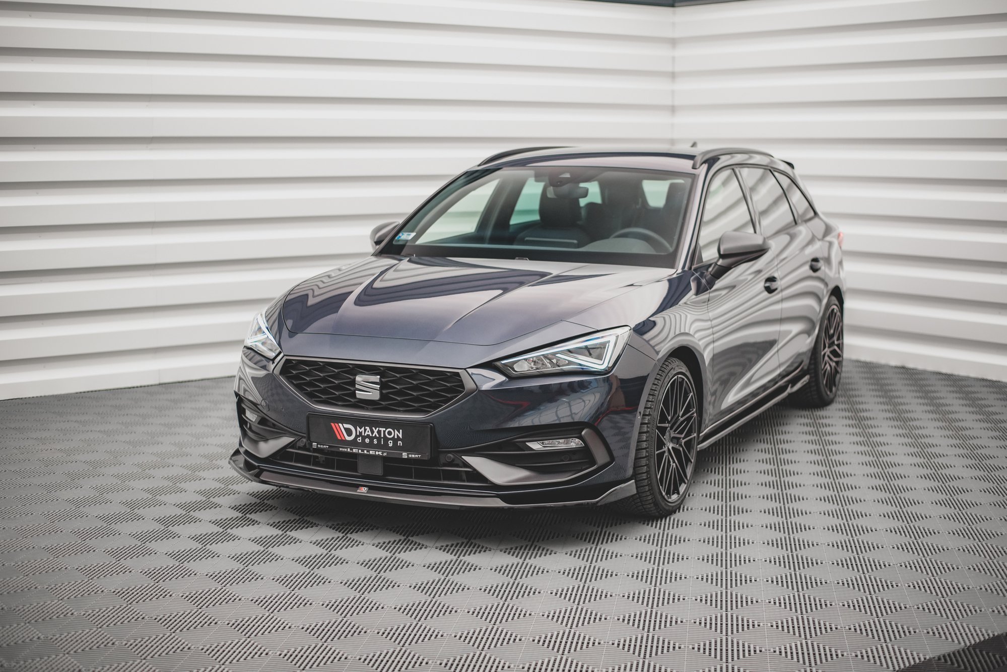 Maxton Design Front Ansatz V.3 für Seat Leon FR Mk4 schwarz Hochglanz