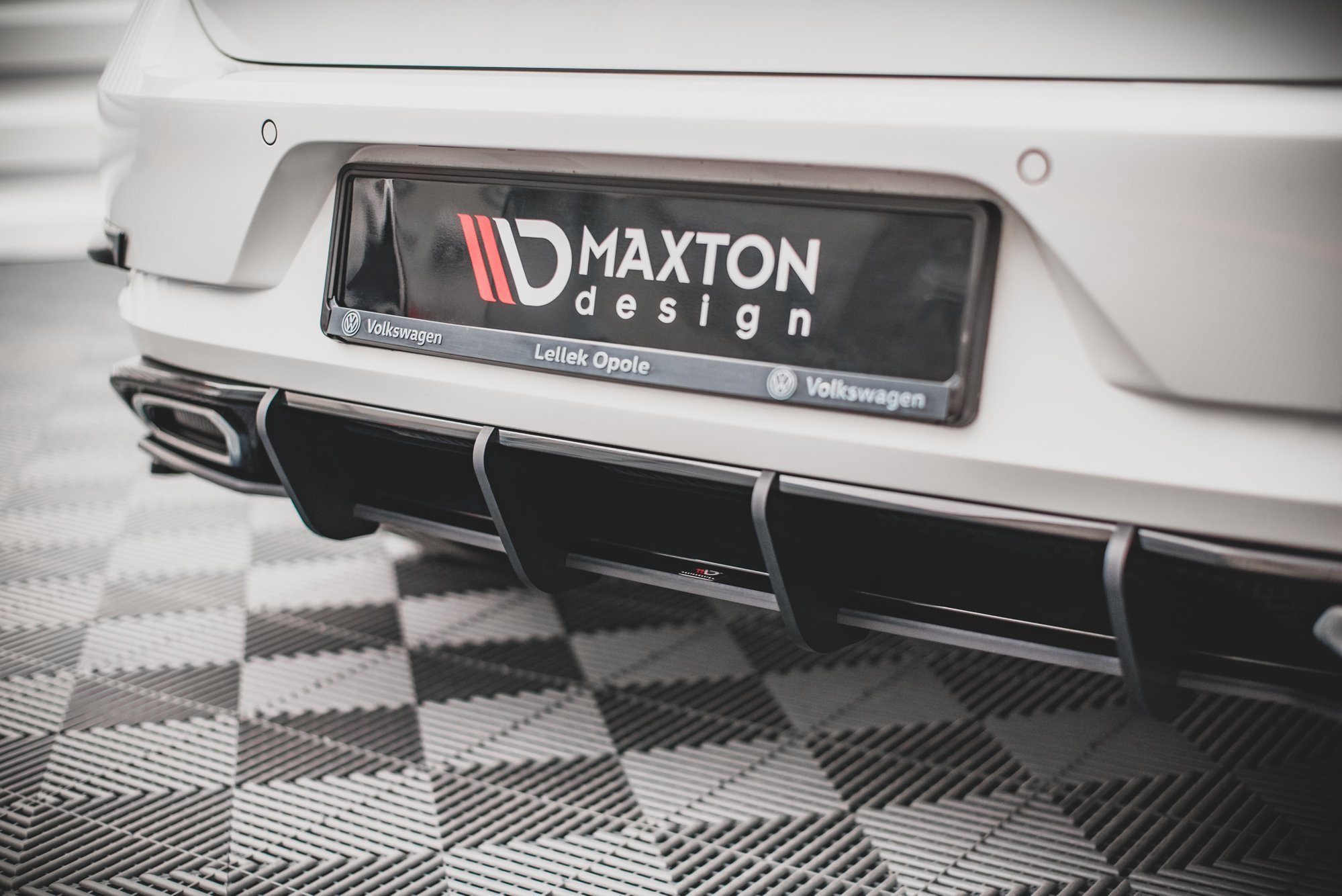 Maxton Design Rennen Street Pro Heckschürze für Volkswagen Golf R-Line Mk 7 Facelift