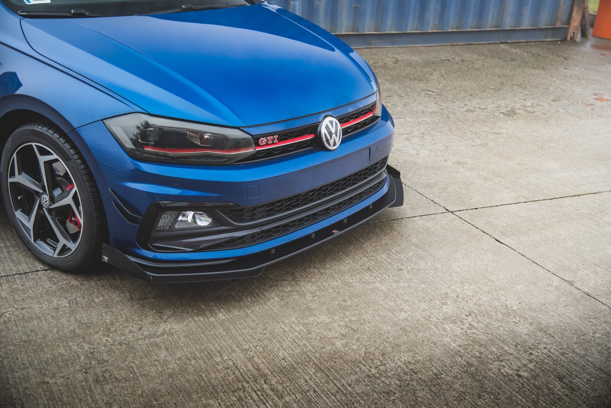 Maxton Design Robuste Racing Front Ansatz für passend +Flaps für Volkswagen Polo GTI Mk6 schwarz Hochglanz