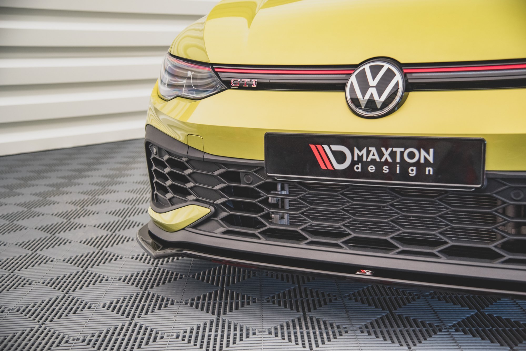 Maxton Design Front Ansatz V.3 für Volkswagen Golf 8 GTI Clubsport schwarz Hochglanz