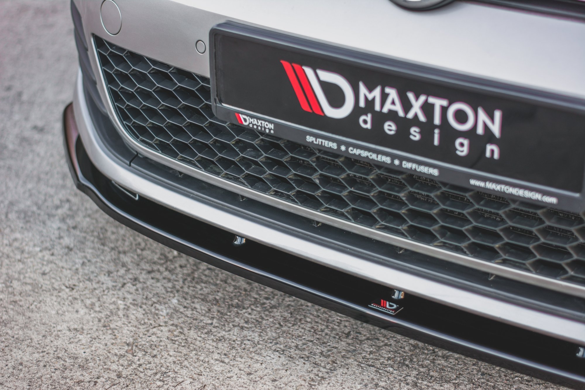 Maxton Design Front Ansatz V.1 für VW Golf 7 GTI  schwarz Hochglanz