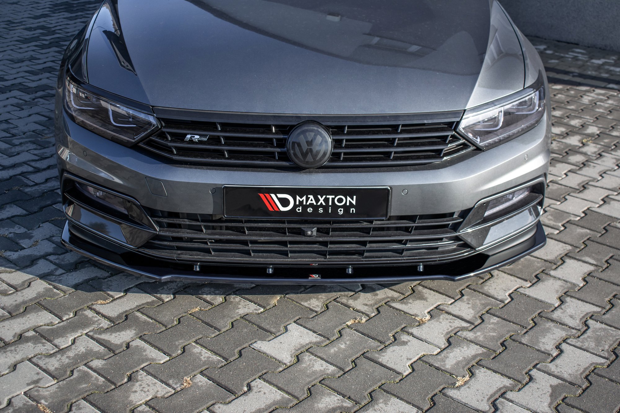 Maxton Design Front Ansatz V.1 für Volkswagen Passat R-Line B8 schwarz Hochglanz