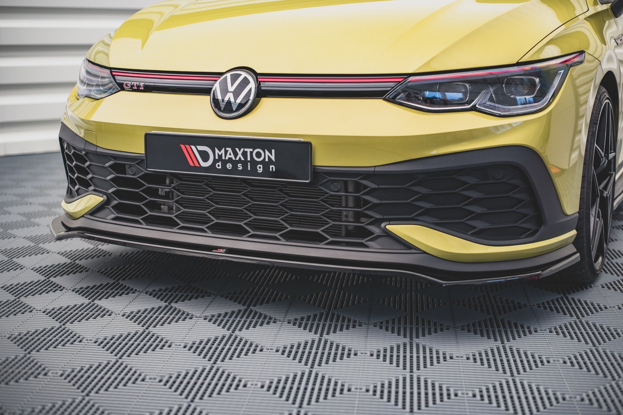 Maxton Design Front Ansatz V.3 für Volkswagen Golf 8 GTI Clubsport schwarz Hochglanz