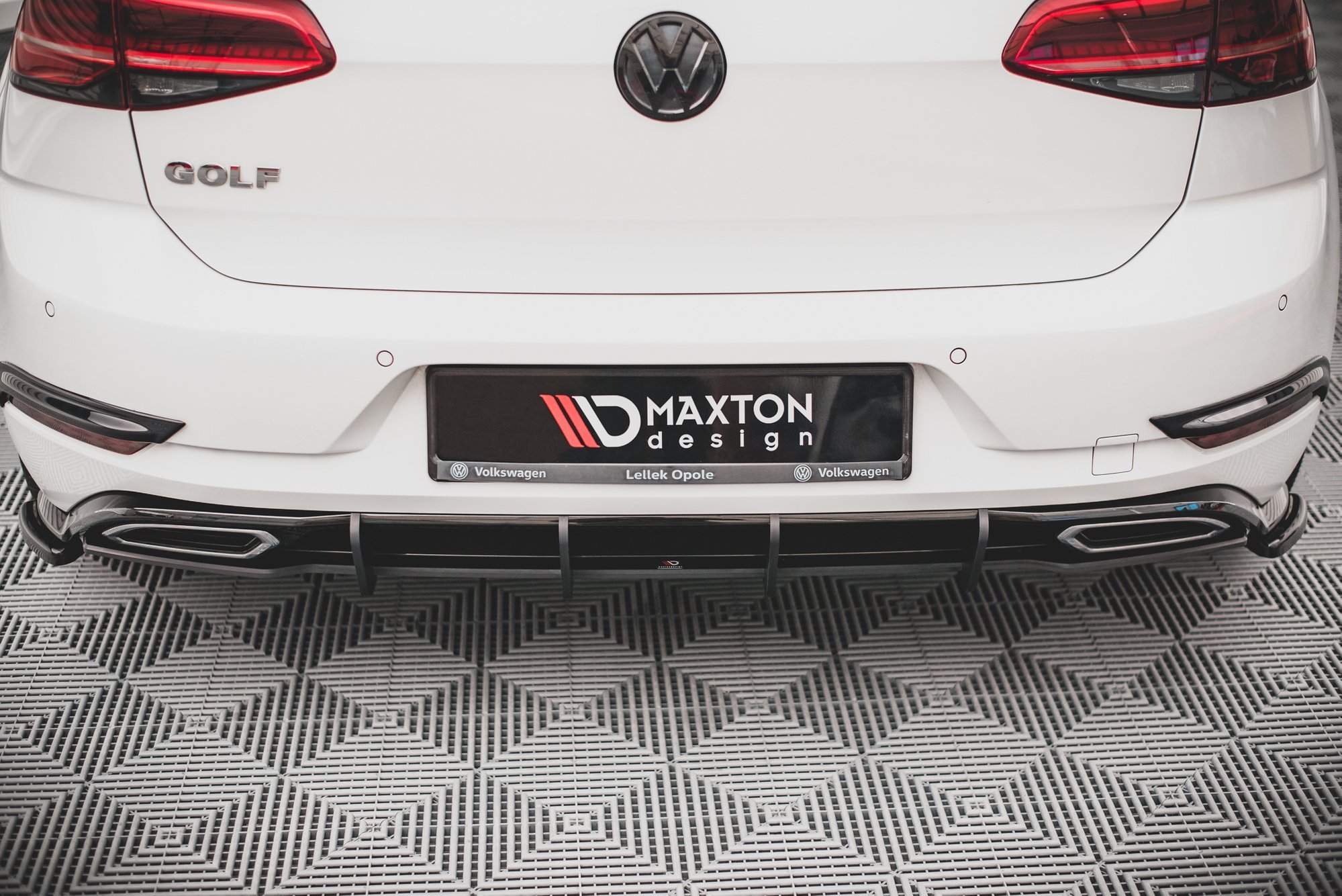Maxton Design Rennen Street Pro Heckschürze für Volkswagen Golf R-Line Mk 7 Facelift