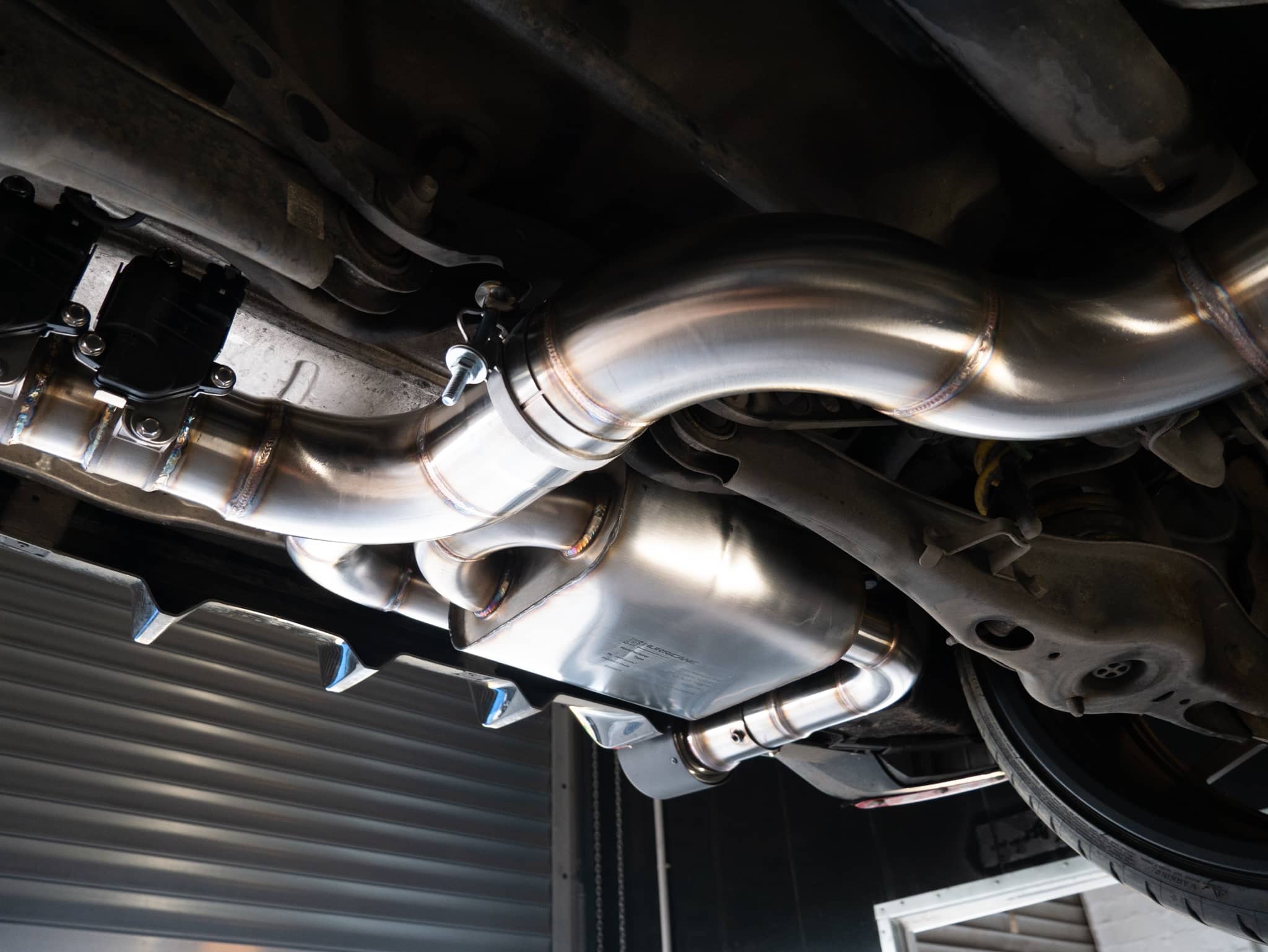 Hurricane 3,5" Auspuffanlage für VW Golf GTI 7.5 Performance FL V3 Hurricane 3,5" Auspuffanlage für VW Golf GTI 7.5 Performance FL V3