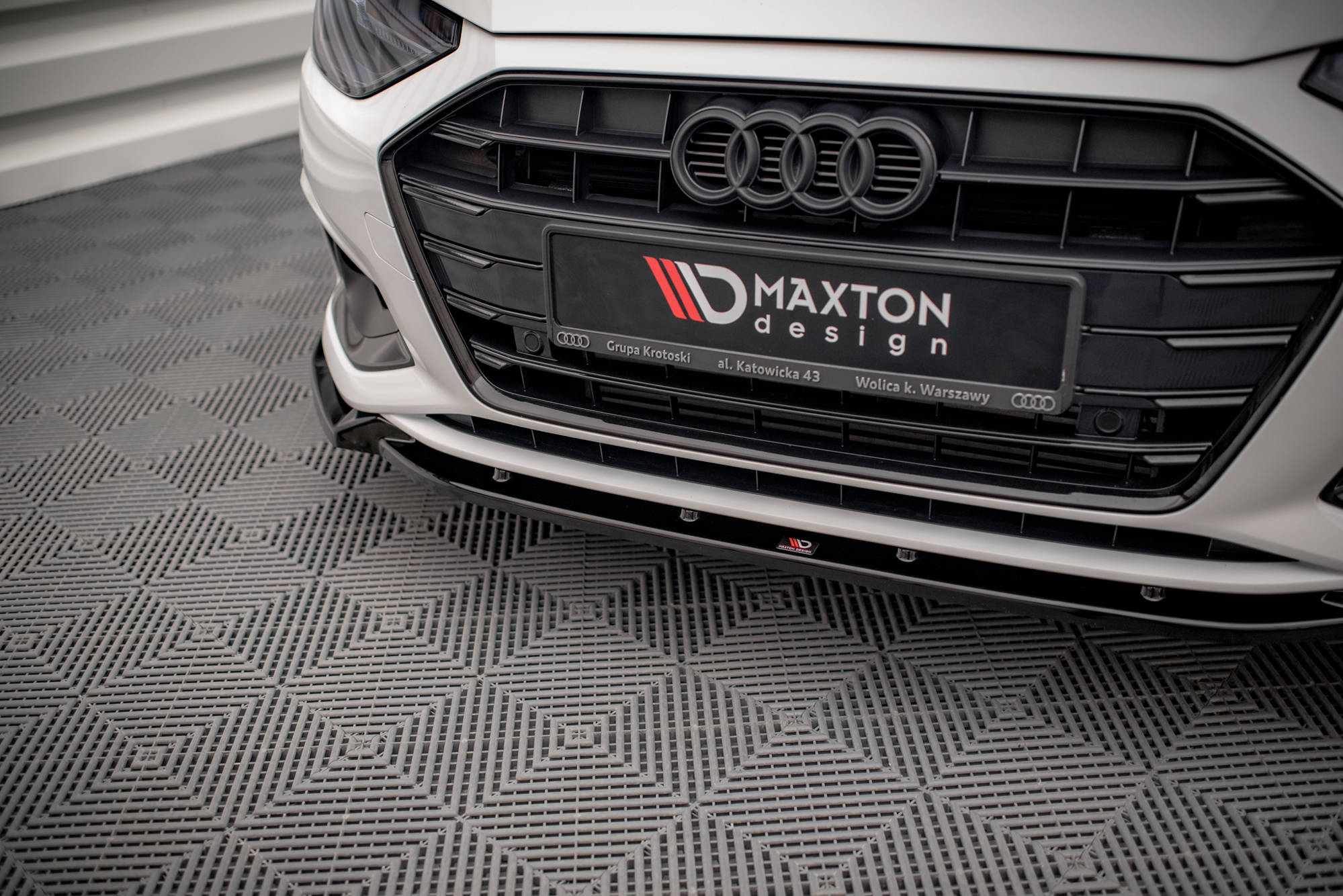 Maxton Design Front Ansatz V.1 für Audi A4 B9 Facelift schwarz Hochglanz