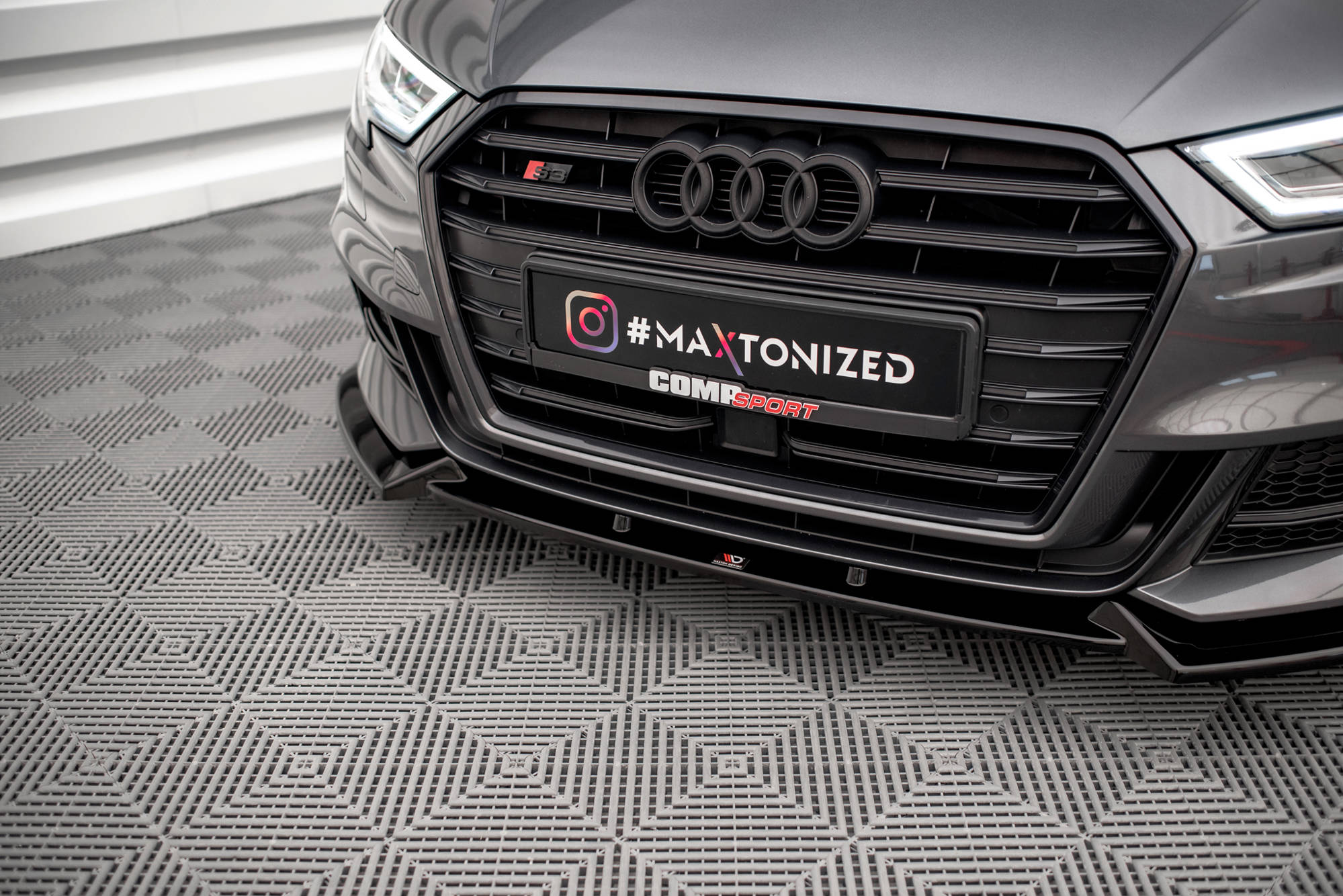 Maxton Design Front Ansatz V.1 für Audi S3 / A3 S-Line Sportback 8V Facelift schwarz Hochglanz