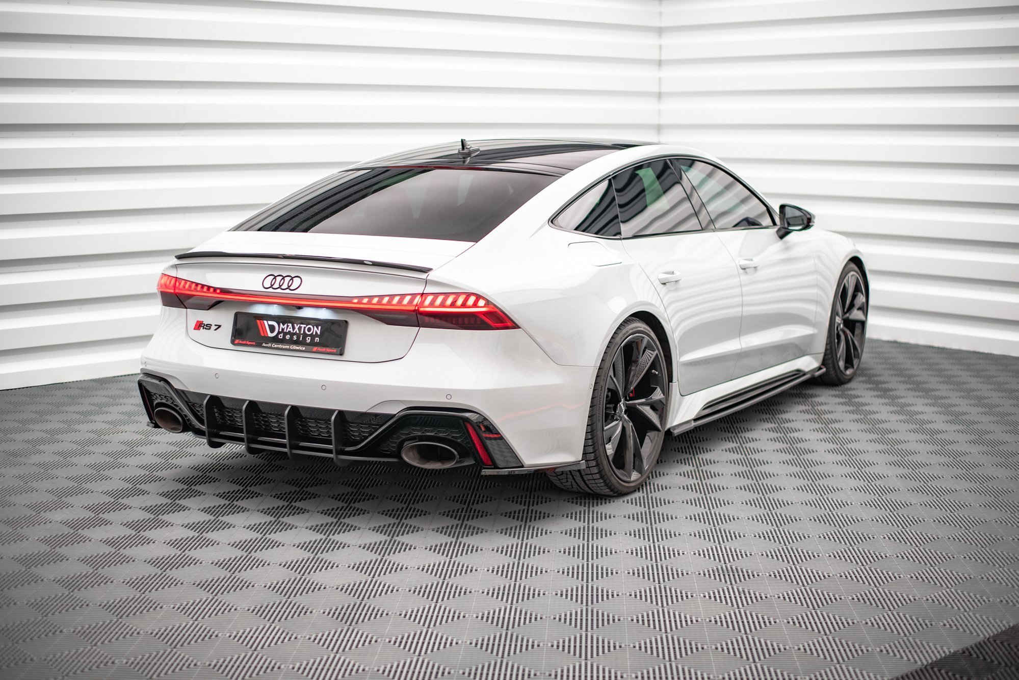 Maxton Design Street Pro Heckschürze für Audi RS7 C8 / RS6 C8