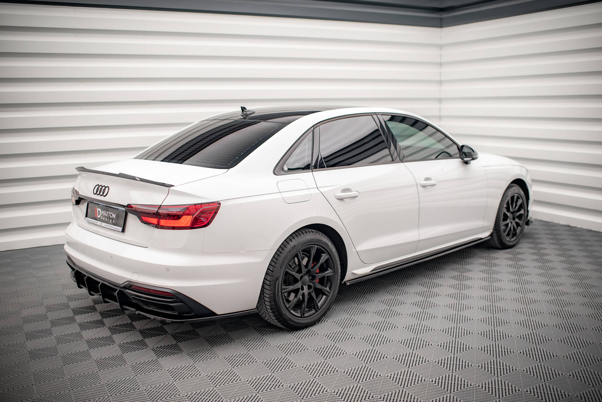 Maxton Design Seitenschweller Ansatz für Audi A4 B9 Facelift schwarz Hochglanz