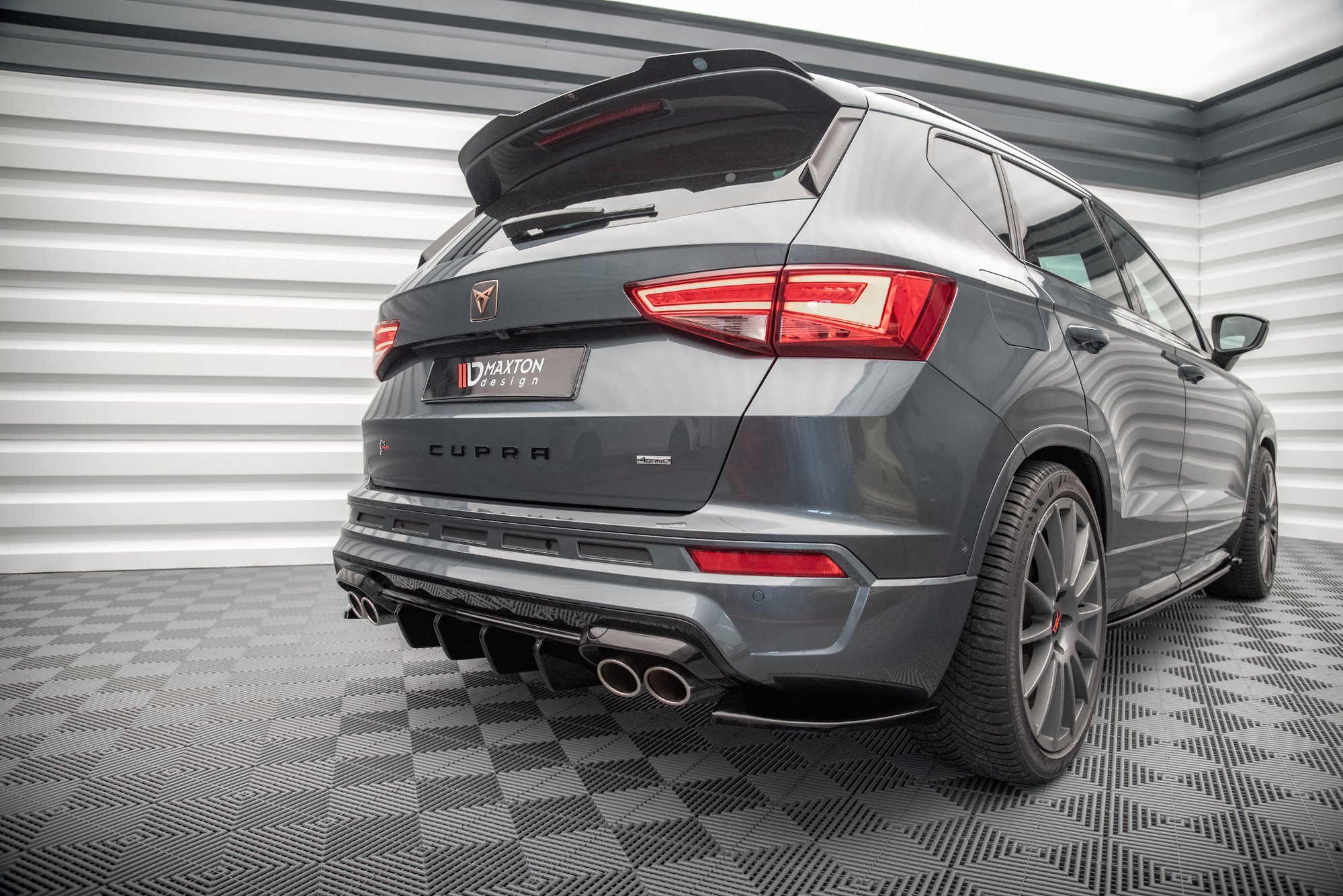 Maxton Design Heck Ansatz Flaps Diffusor für Cupra Ateca schwarz Hochglanz