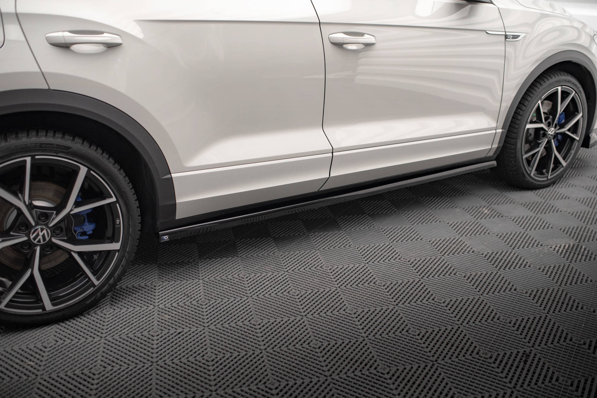 Maxton Design Seitenschweller Ansatz für Volkswagen T-Roc R Mk1 Facelift schwarz Hochglanz