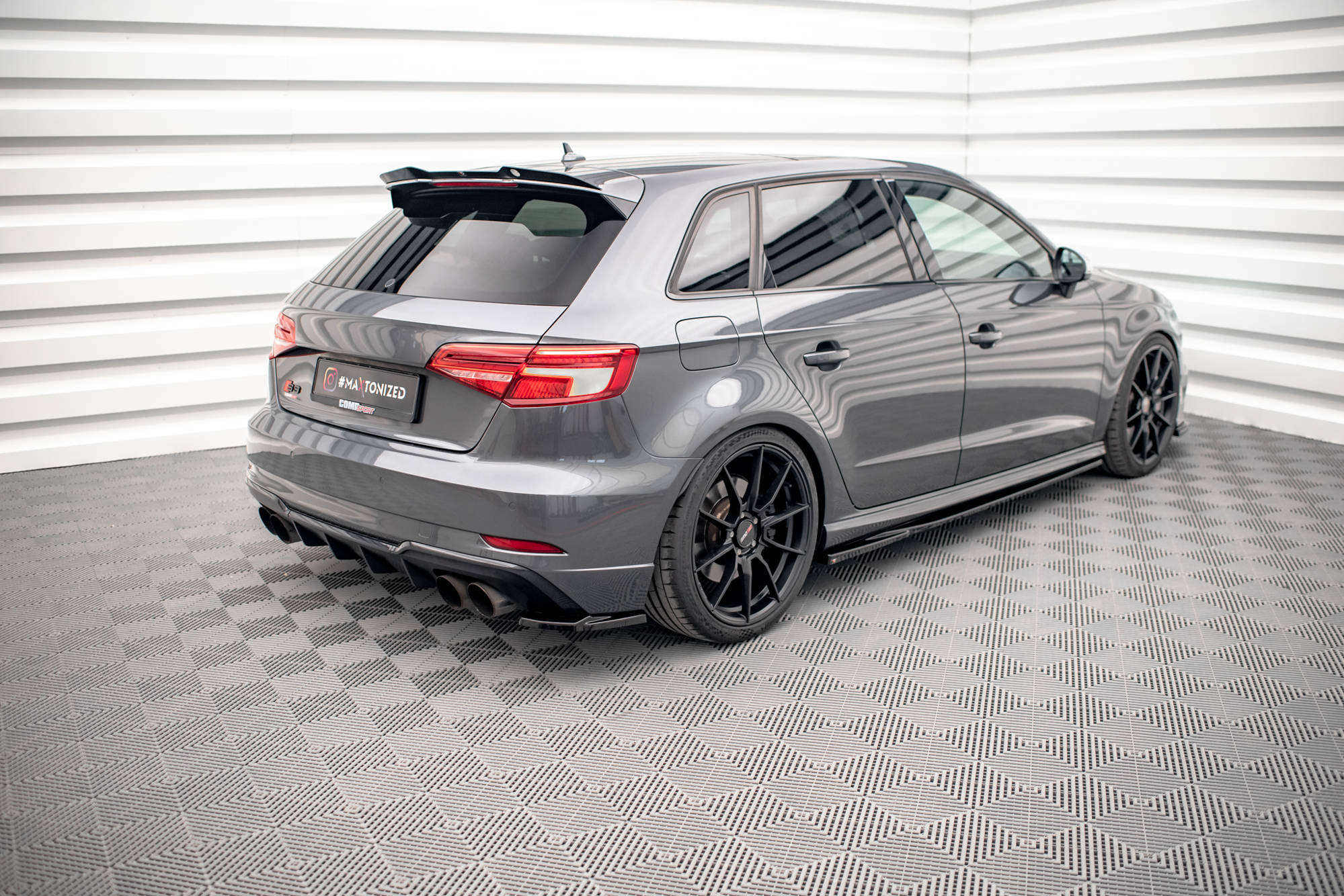 Maxton Design Heck Ansatz Flaps Diffusor für Audi S3 Sportback 8V Facelift schwarz Hochglanz