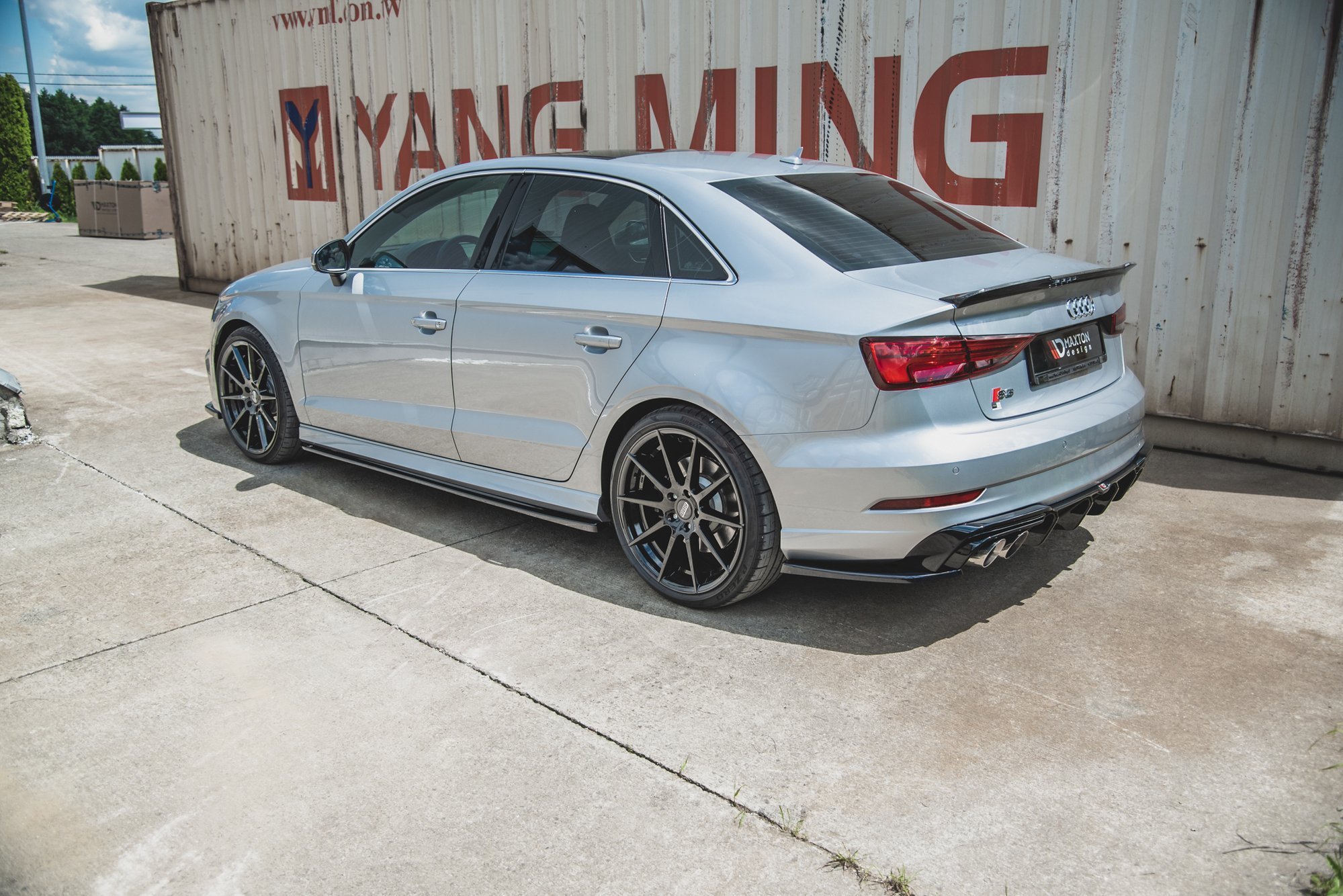 Maxton Design Seitenschweller Ansatz für V.2 für Audi S3 / A3 S-Line Limousine 8V Facelift schwarz Hochglanz