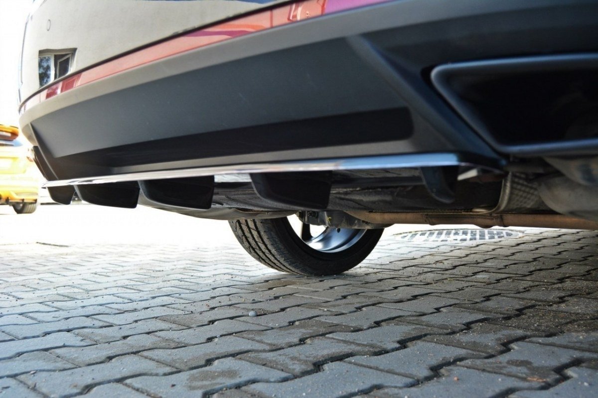 Maxton Design Mittlerer Diffusor Heck Ansatz für Skoda Octavia RS Mk3 / Mk3 FL Hatchback / Kombi schwarz Hochglanz
