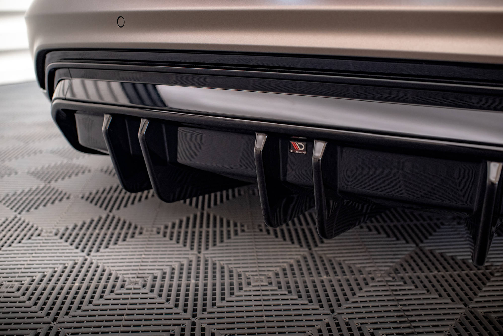 Maxton Design Diffusor Heck Ansatz für Audi e-Tron GT / RS GT Mk1 schwarz Hochglanz