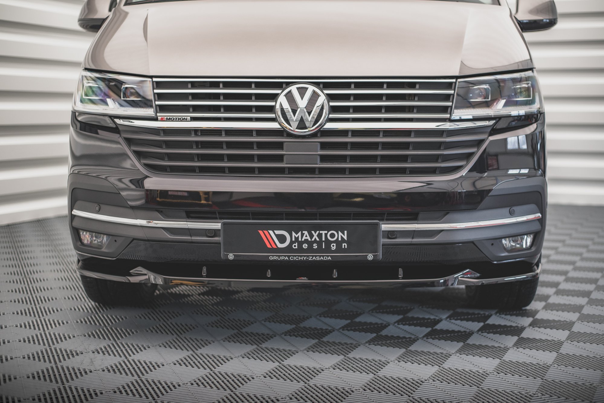 Maxton Design Front Ansatz V.2 für Volkswagen T6 Facelift schwarz Hochglanz